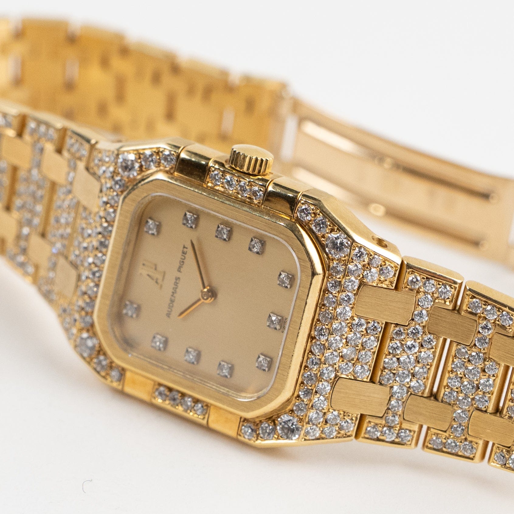 Audemars Piguet Rectangle MTA001433 Vintage 'Ladies' Yellow Gold Diamond-Set Quartz