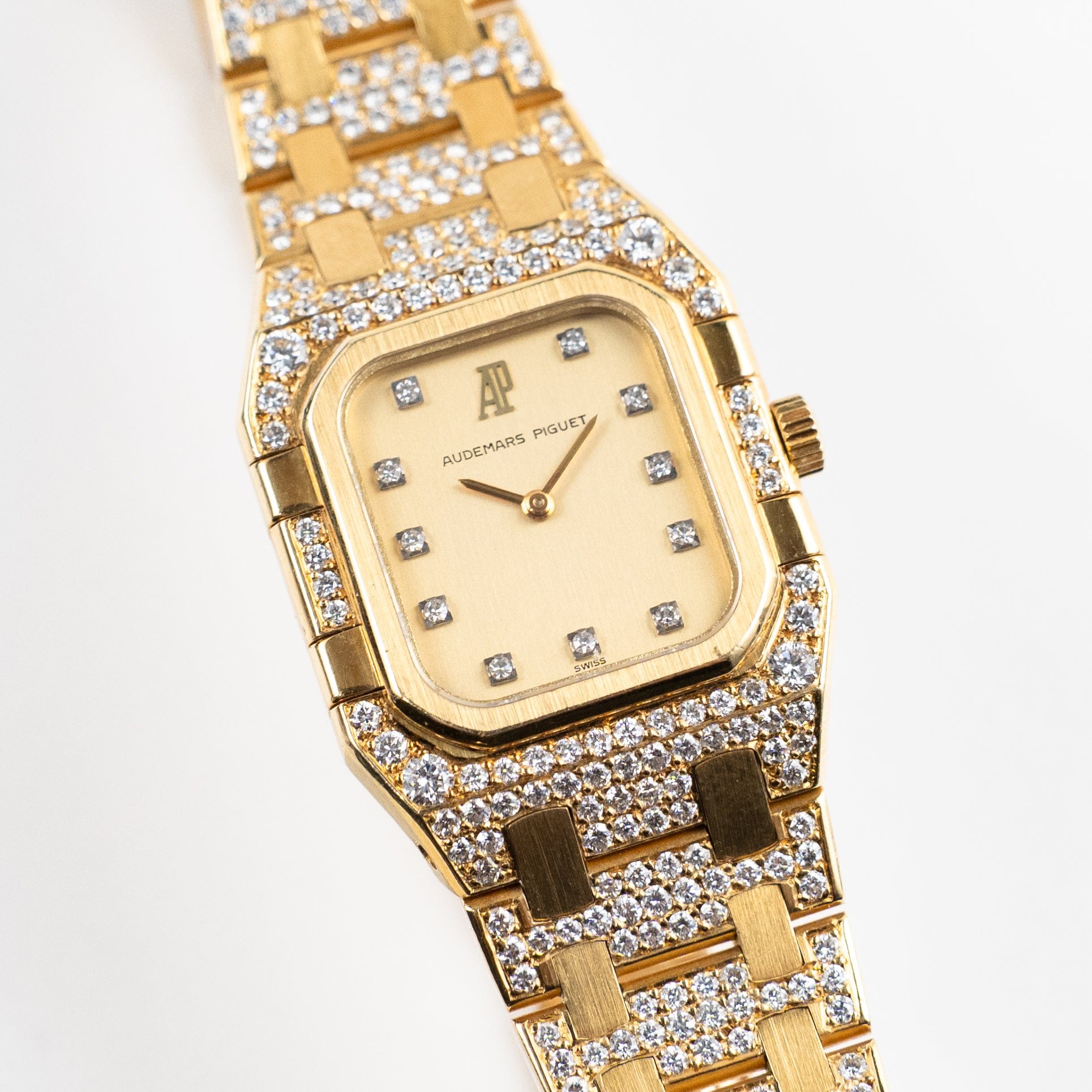 Audemars Piguet Rectangle MTA001433 Vintage 'Ladies' Yellow Gold Diamond-Set Quartz