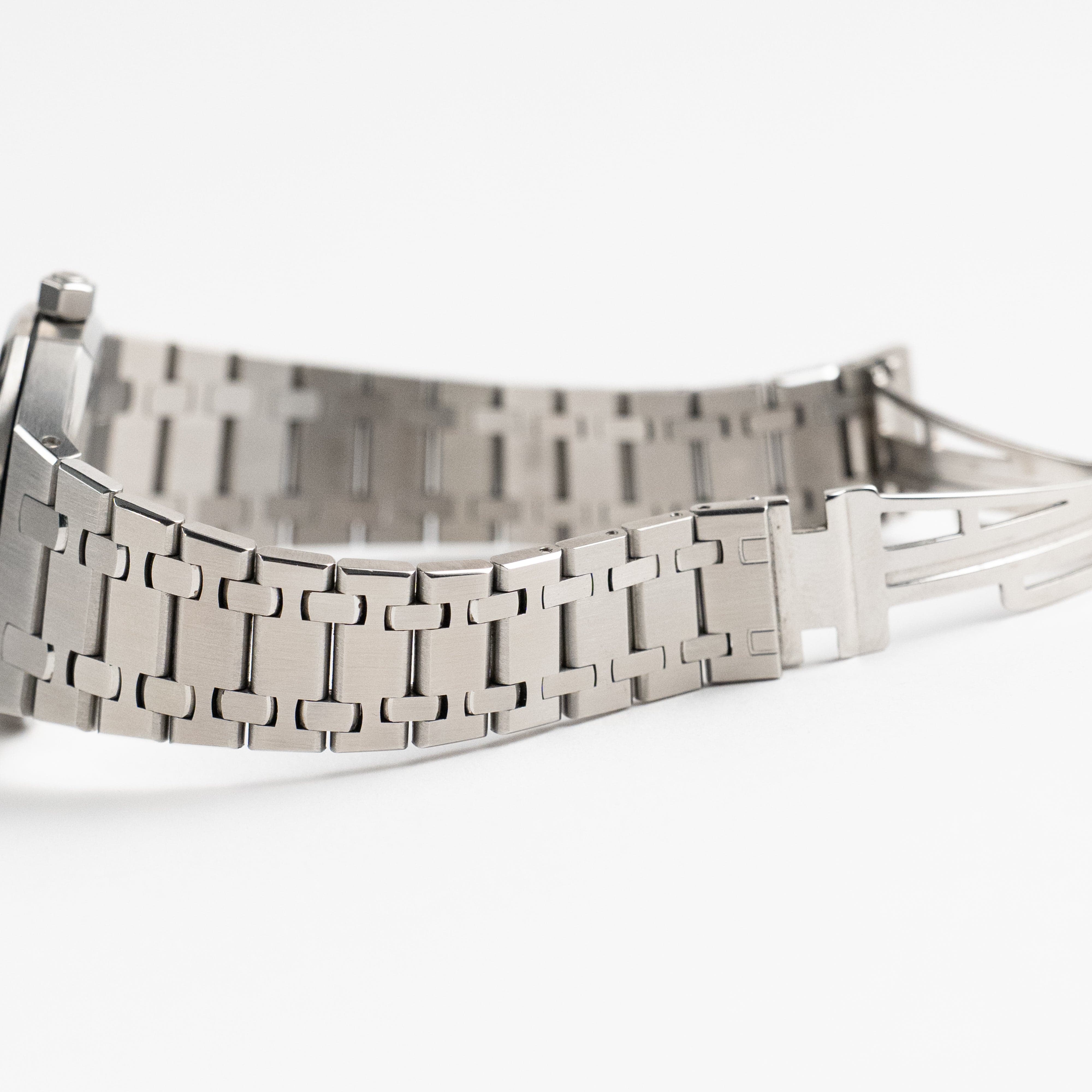 Audemars Piguet Royal Oak 14790ST.OO.0789ST.09.A Stainless Steel Blue Dial (2006)