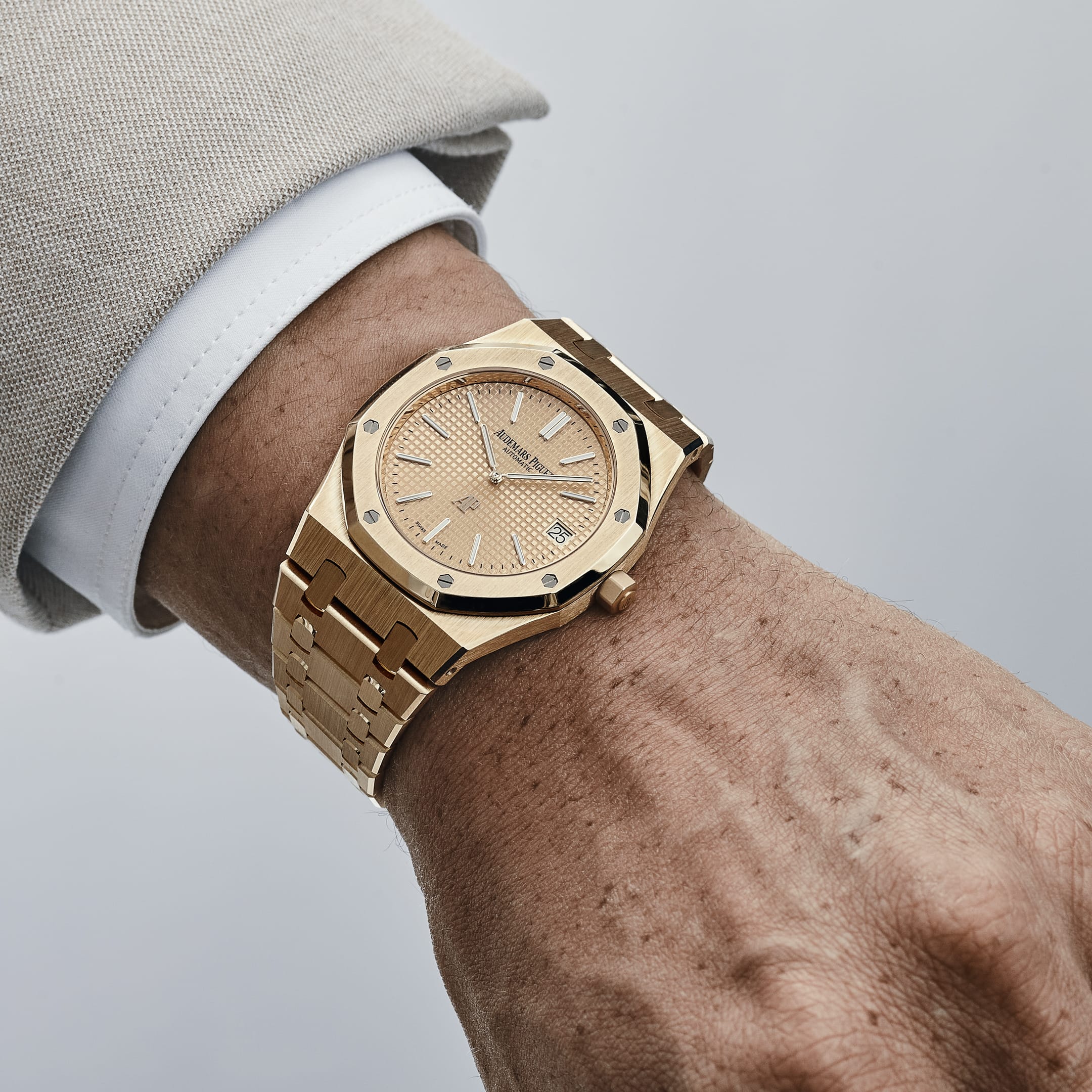 Audemars Piguet Royal Oak 15202BA.OO.1240BA.02 'Jumbo' '40th Anniversary' Extra-Thin Yellow Gold (2018)