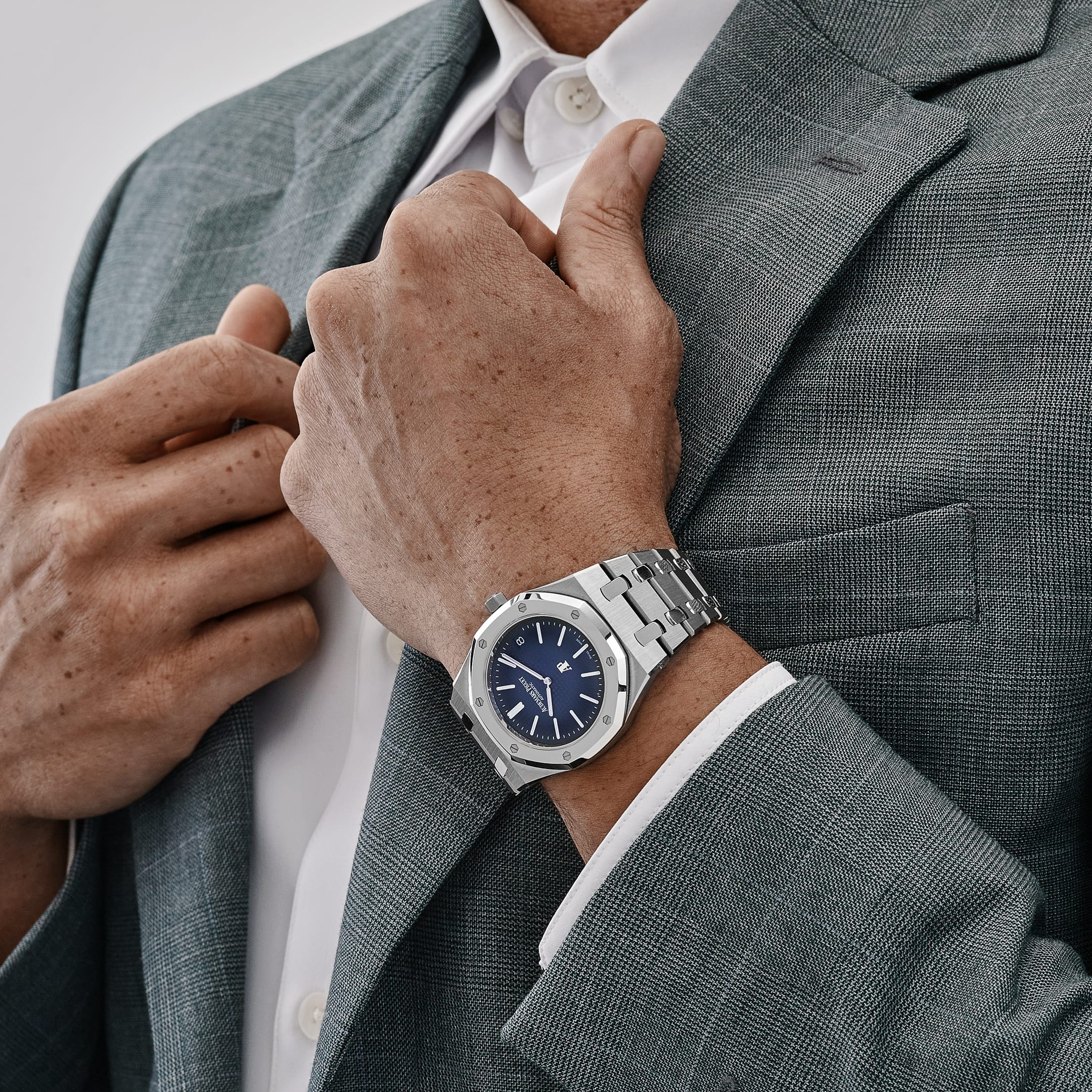 Audemars Piguet Royal Oak 15202IP.OO.1240IP.01 'Jumbo' Extra-Thin Titanium Blue Dial Limited Edition of 250