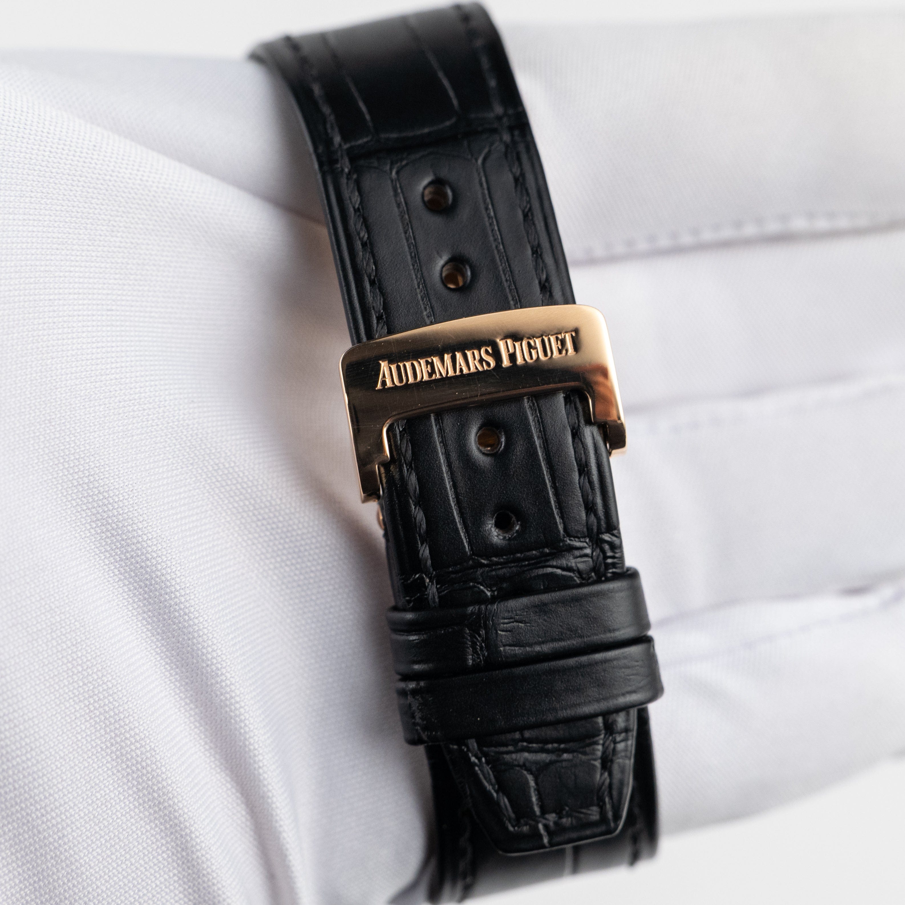 Audemars Piguet Royal Oak 15400OR.OO.D002CR.01 Rose Gold Black