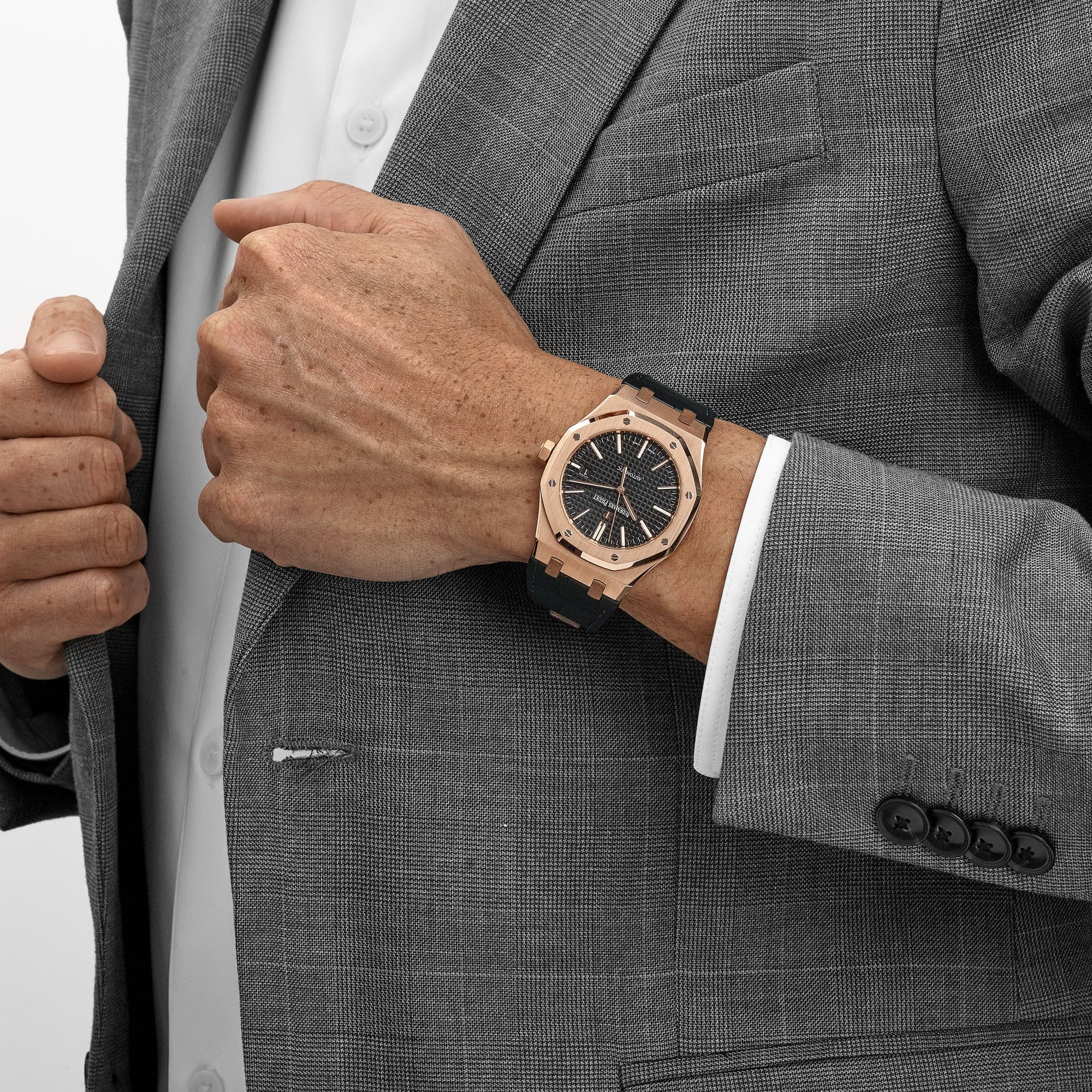 Audemars Piguet Royal Oak 15400OR.OO.D002CR.01 Rose Gold Black
