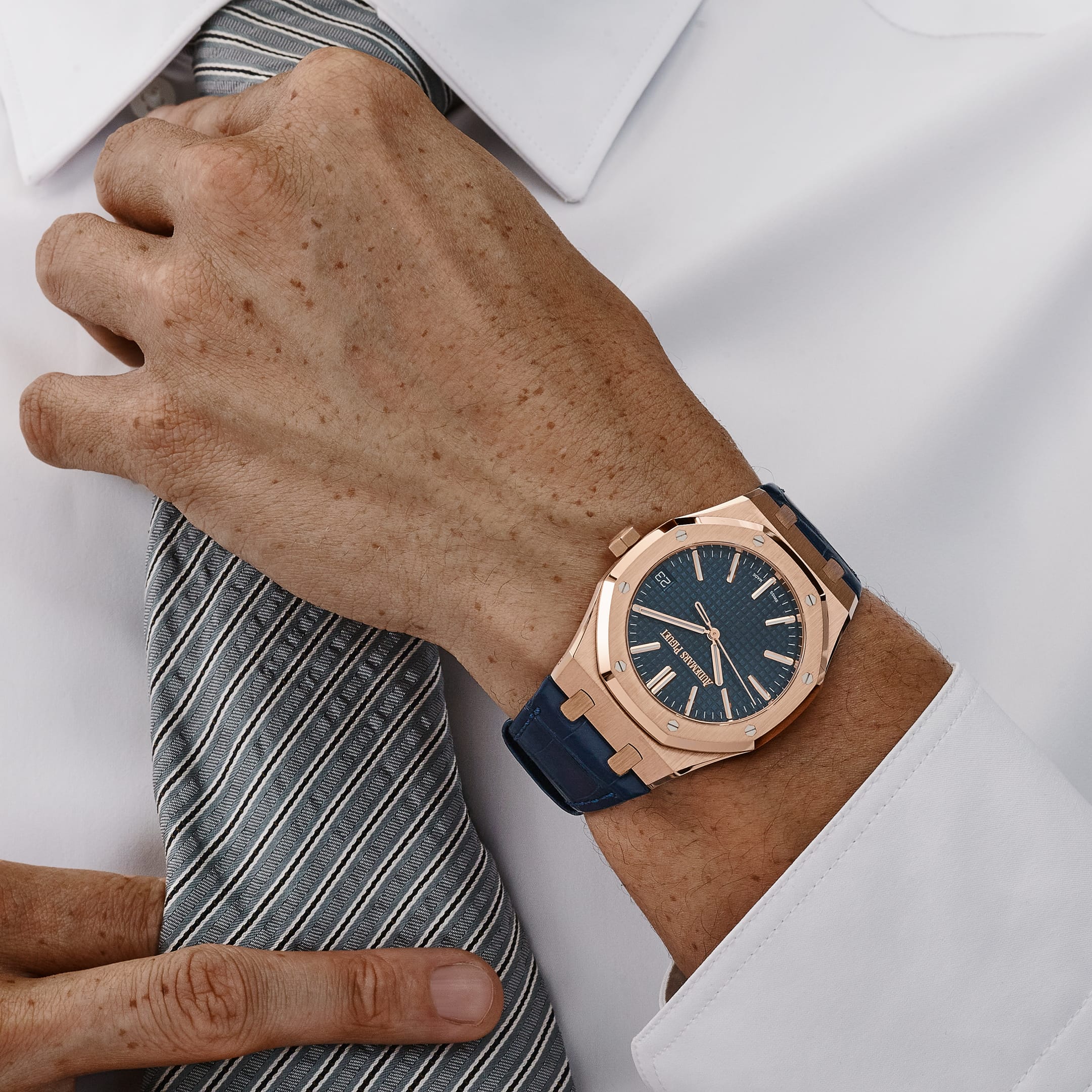 Audemars Piguet Royal Oak 15510OR.OO.D315CR.02 Rose Gold Blue Dial