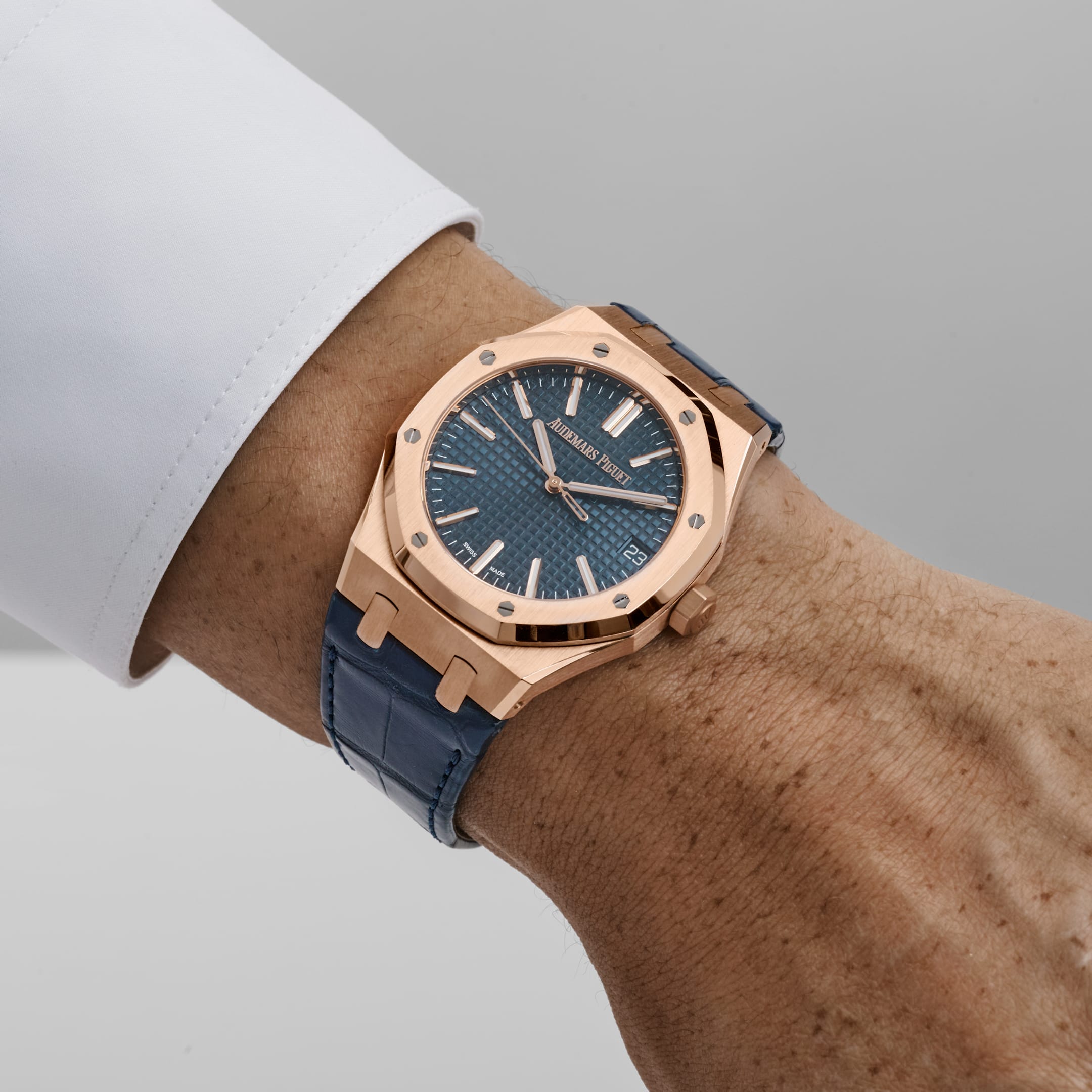 Audemars Piguet Royal Oak 15510OR.OO.D315CR.02 Rose Gold Blue Dial (2024)