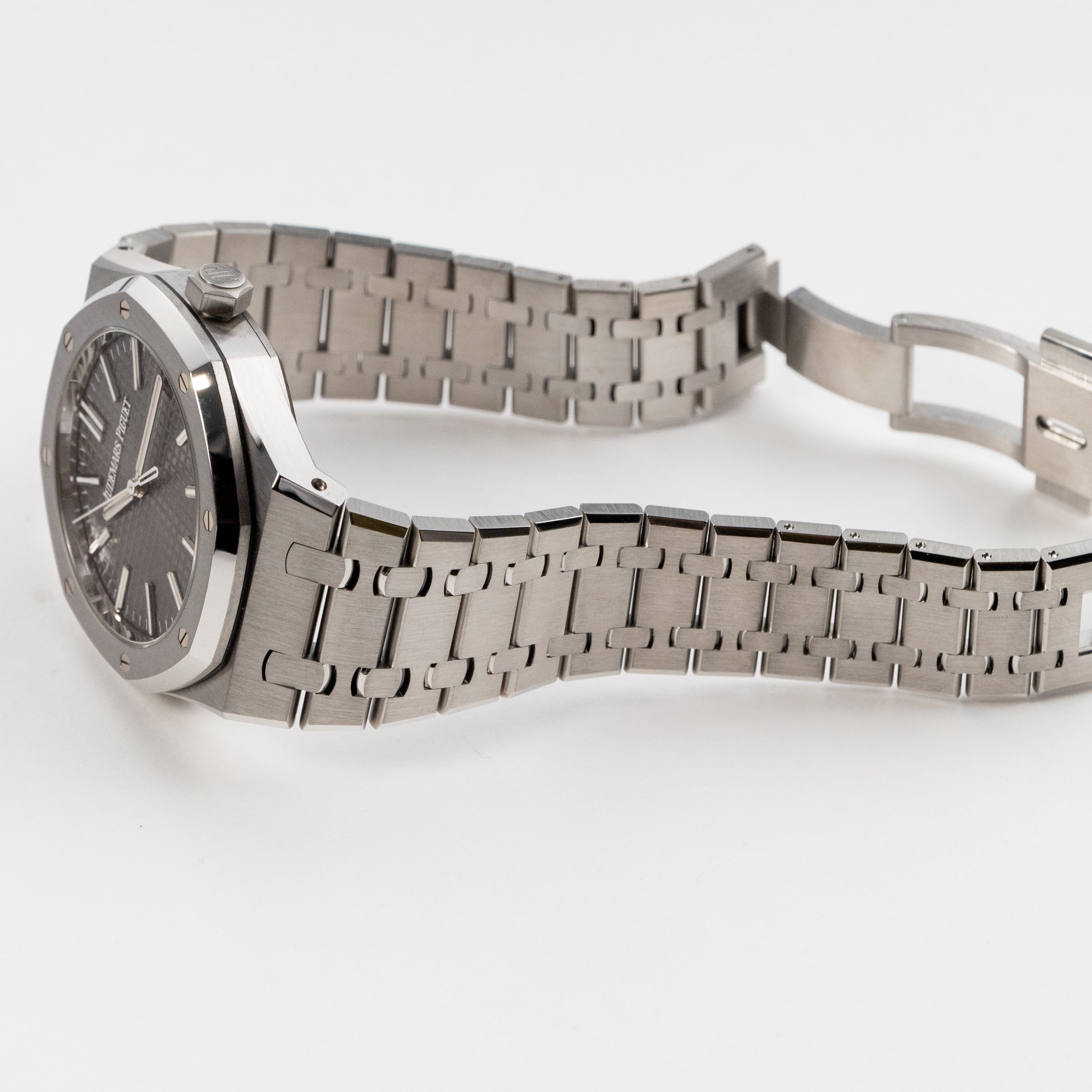 Audemars Piguet Royal Oak 15510ST.OO.1320ST.05 '50th Anniversary' Stainless Steel Grey Dial (2022)