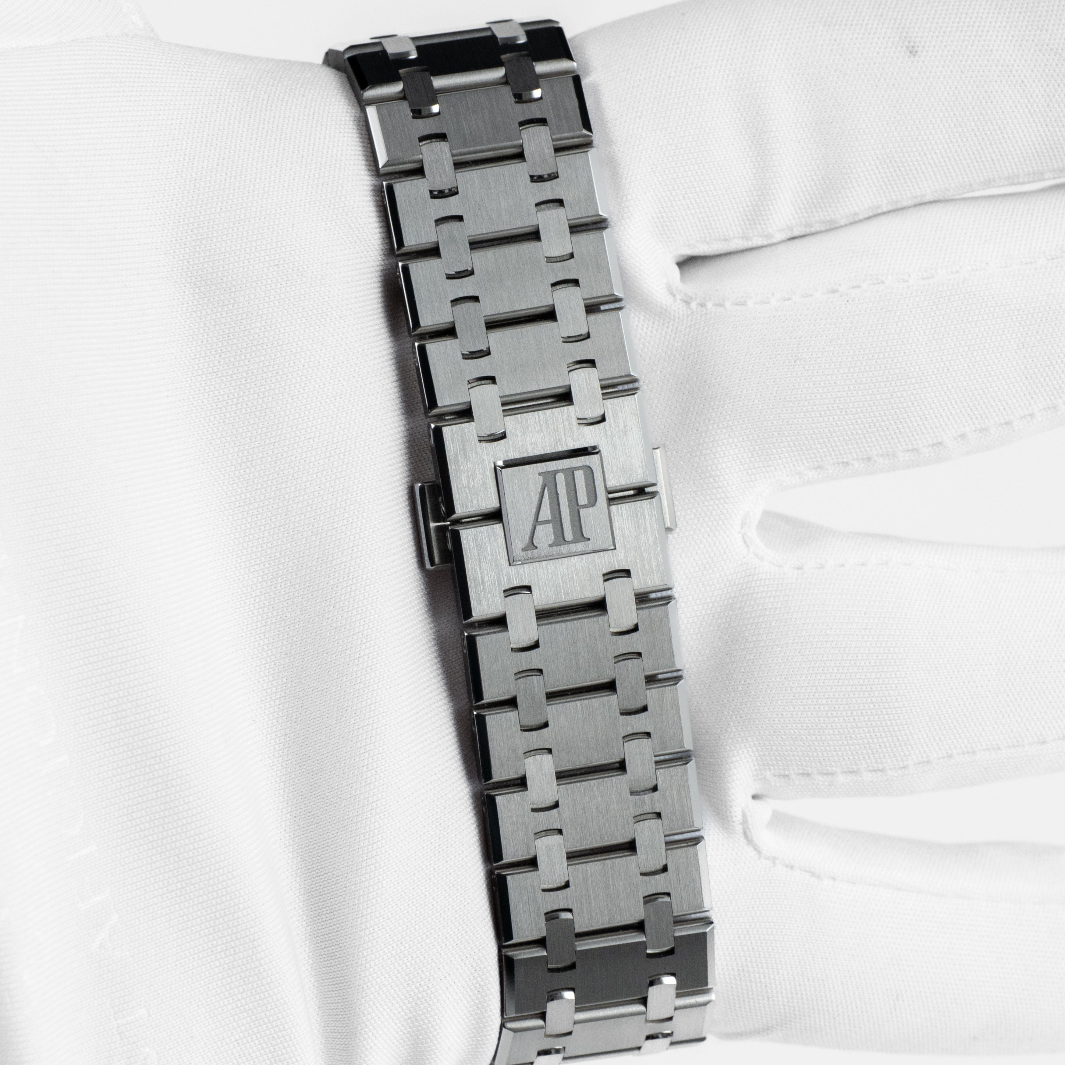 Audemars Piguet Royal Oak 15510ST.OO.1320ST.08 Stainless Steel Silver-Toned Dial (2025)