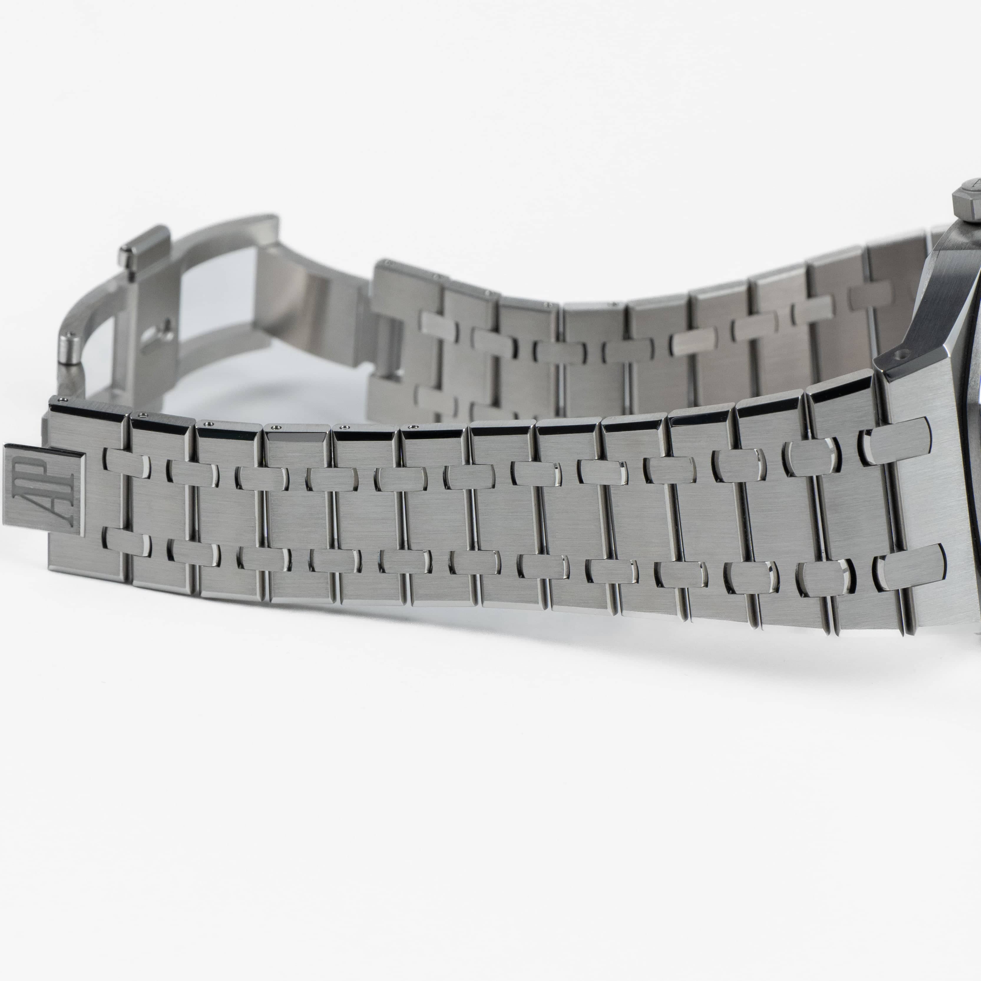 Audemars Piguet Royal Oak 15510ST.OO.1320ST.08 Stainless Steel Silver-Toned Dial (2025)