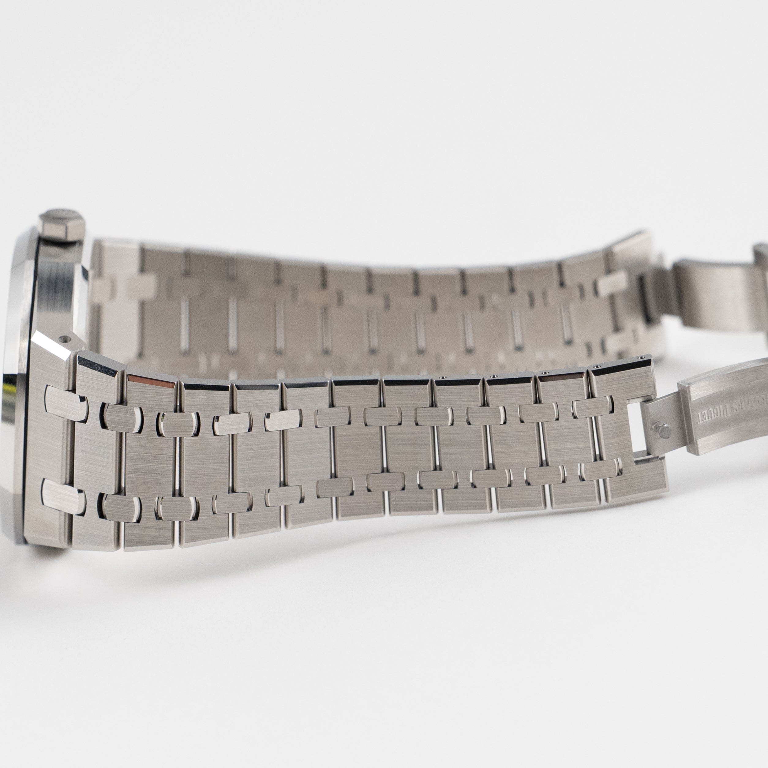 Audemars Piguet Royal Oak 15510ST.OO.1320ST.09 Stainless Steel Green Dial (2025)