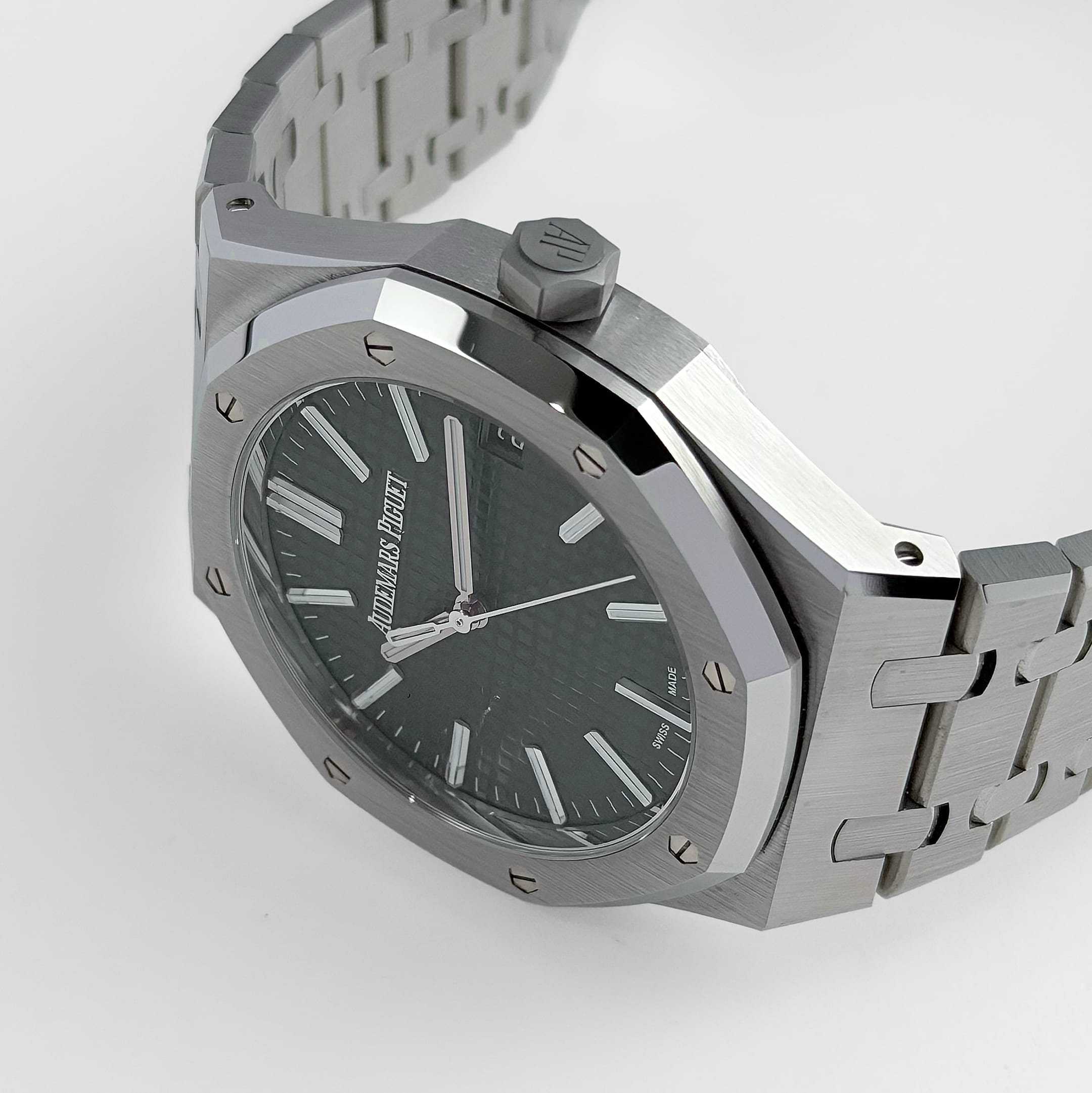Audemars Piguet Royal Oak 15510ST.OO.1320ST.09 Stainless Steel Green Dial (2025)