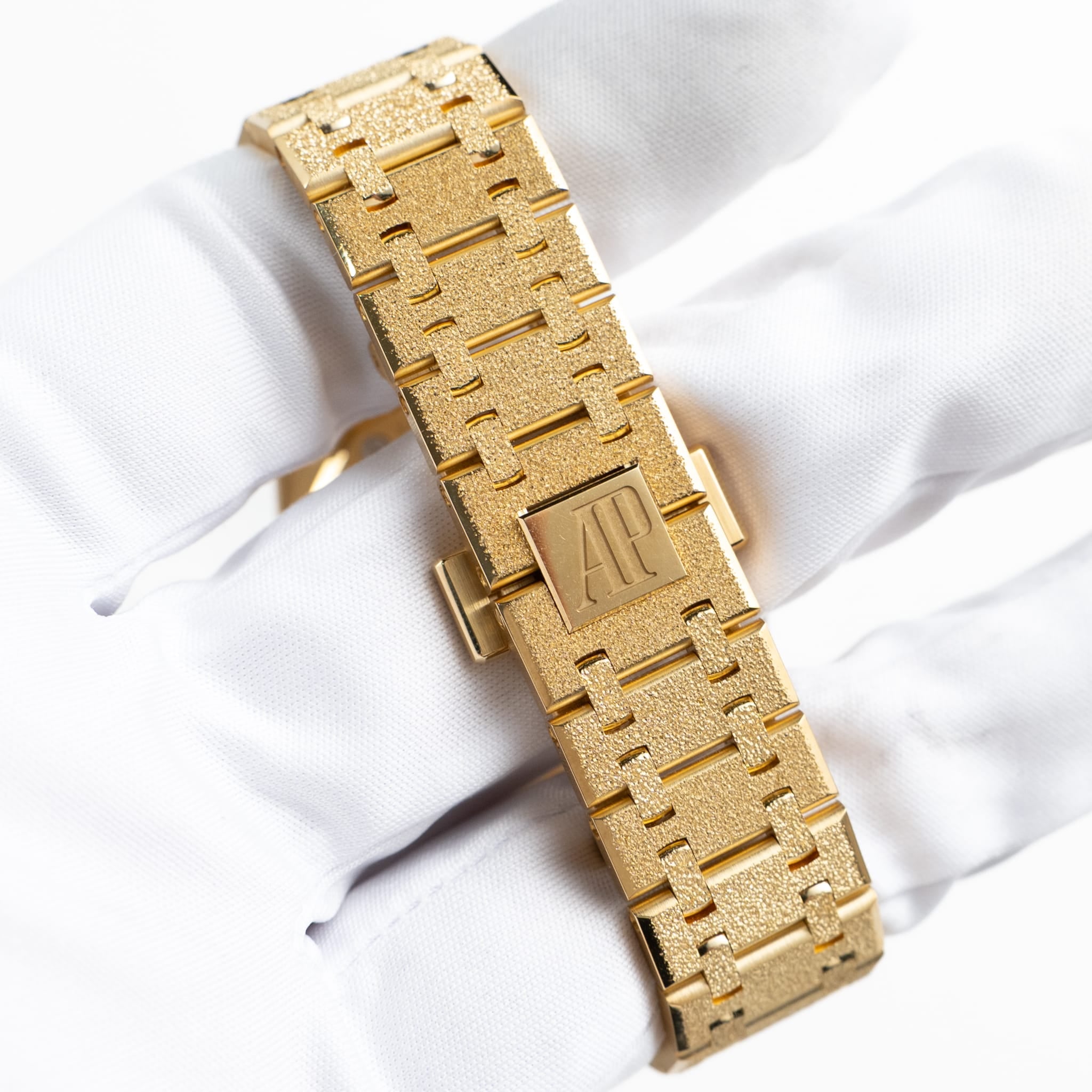 Audemars Piguet Royal Oak 15550BA.GG.1356BA.01 Frosted Yellow Gold Smoked Yellow Dial