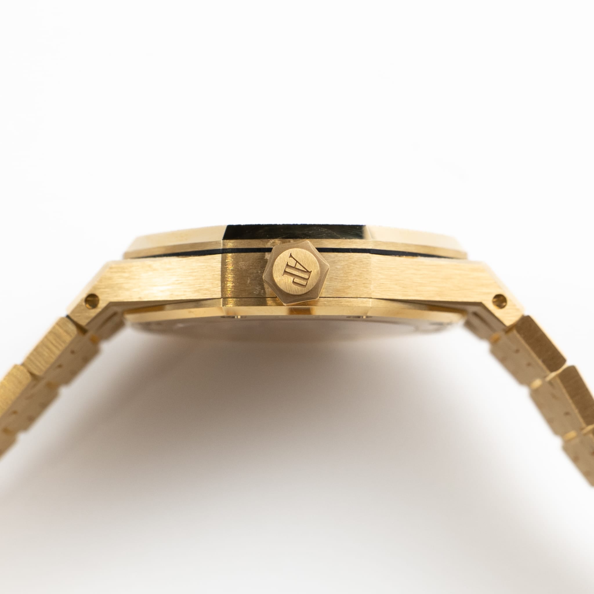 Audemars Piguet Royal Oak 15550BA.GG.1356BA.01 Frosted Yellow Gold Smoked Yellow Dial