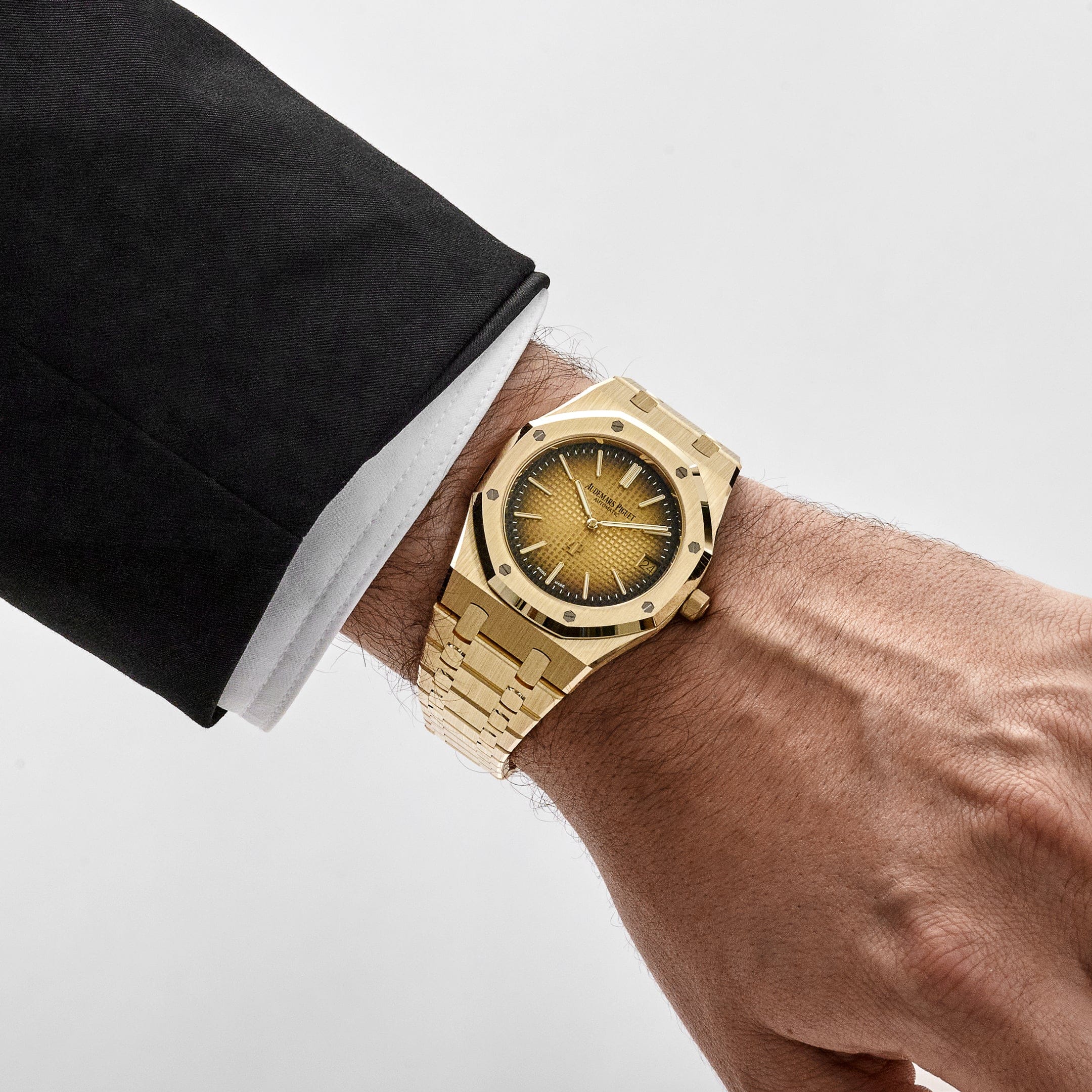 Audemars Piguet Royal Oak 16202BA.OO.1240BA.02 'Jumbo' Extra-Thin Yellow Gold (2023)