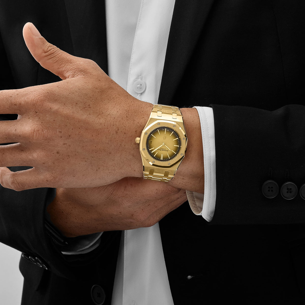 Audemars Piguet Royal Oak 16202BA.OO.1240BA.02 'Jumbo' Extra-Thin Yellow Gold (2023)