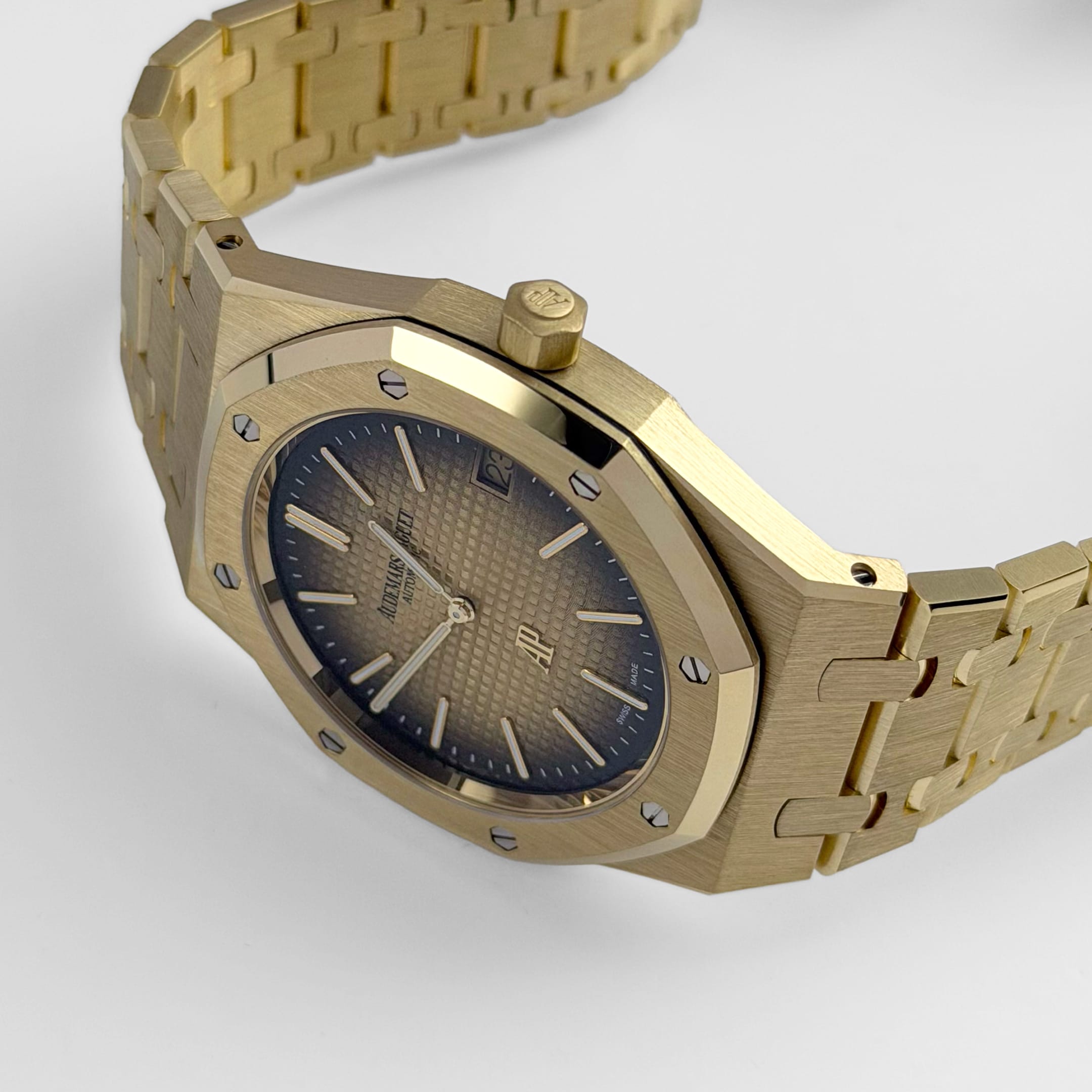Audemars Piguet Royal Oak 16202BA.OO.1240BA.02 'Jumbo' Extra-Thin
