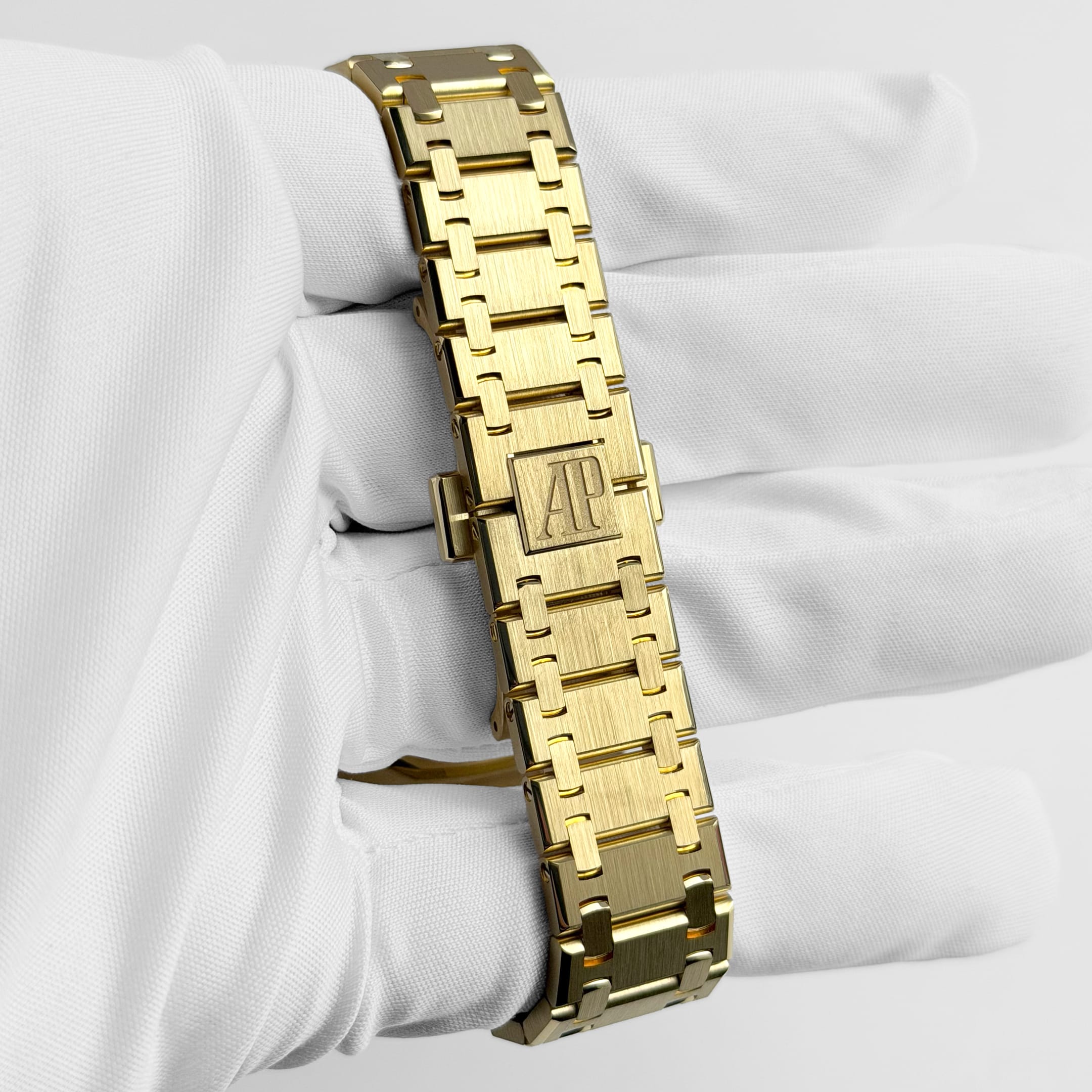 Audemars Piguet Royal Oak 16202BA.OO.1240BA.02 'Jumbo' Extra-Thin