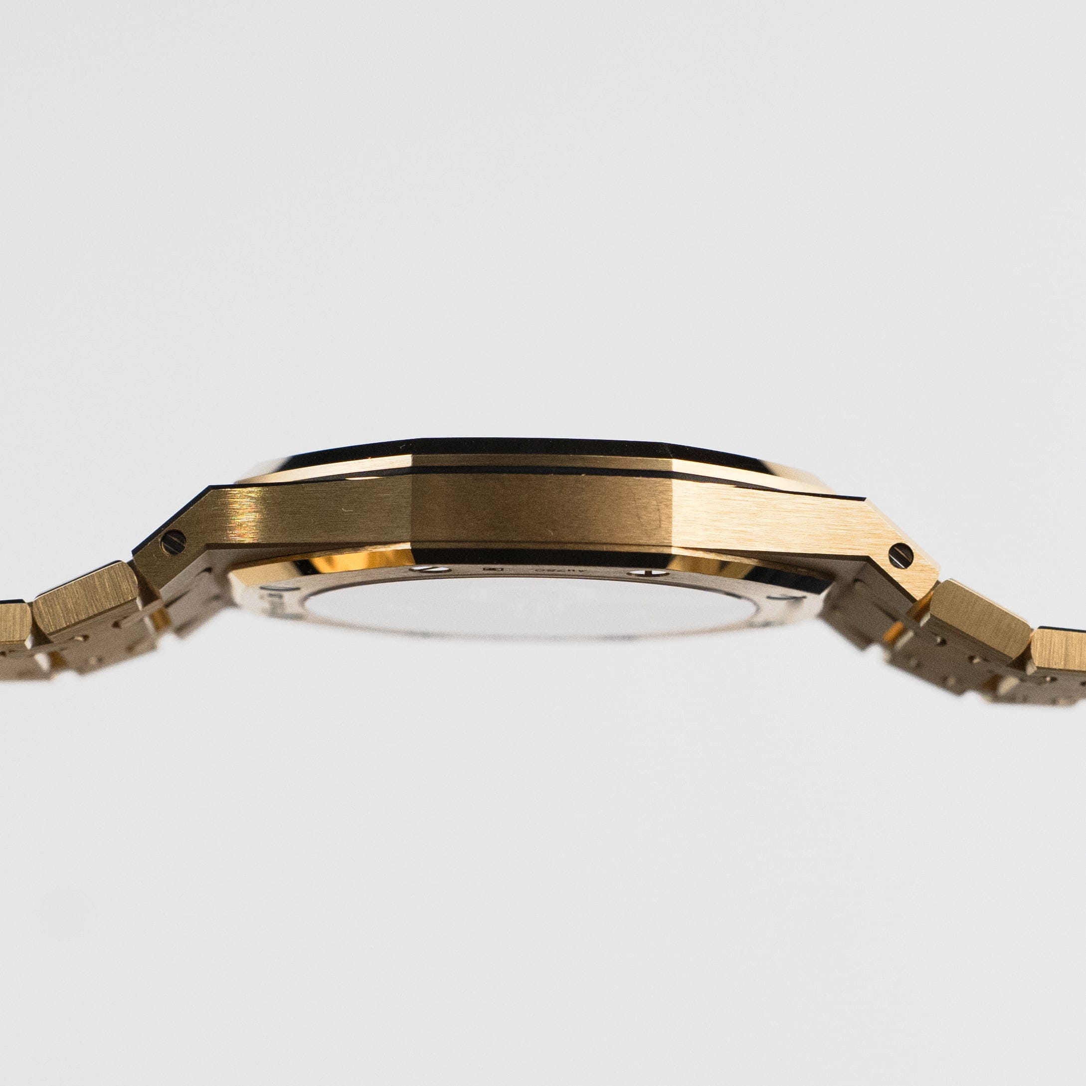 Audemars Piguet Royal Oak 16202BA.OO.1240BA.02 'Jumbo' Extra-Thin Yellow Gold (2025)