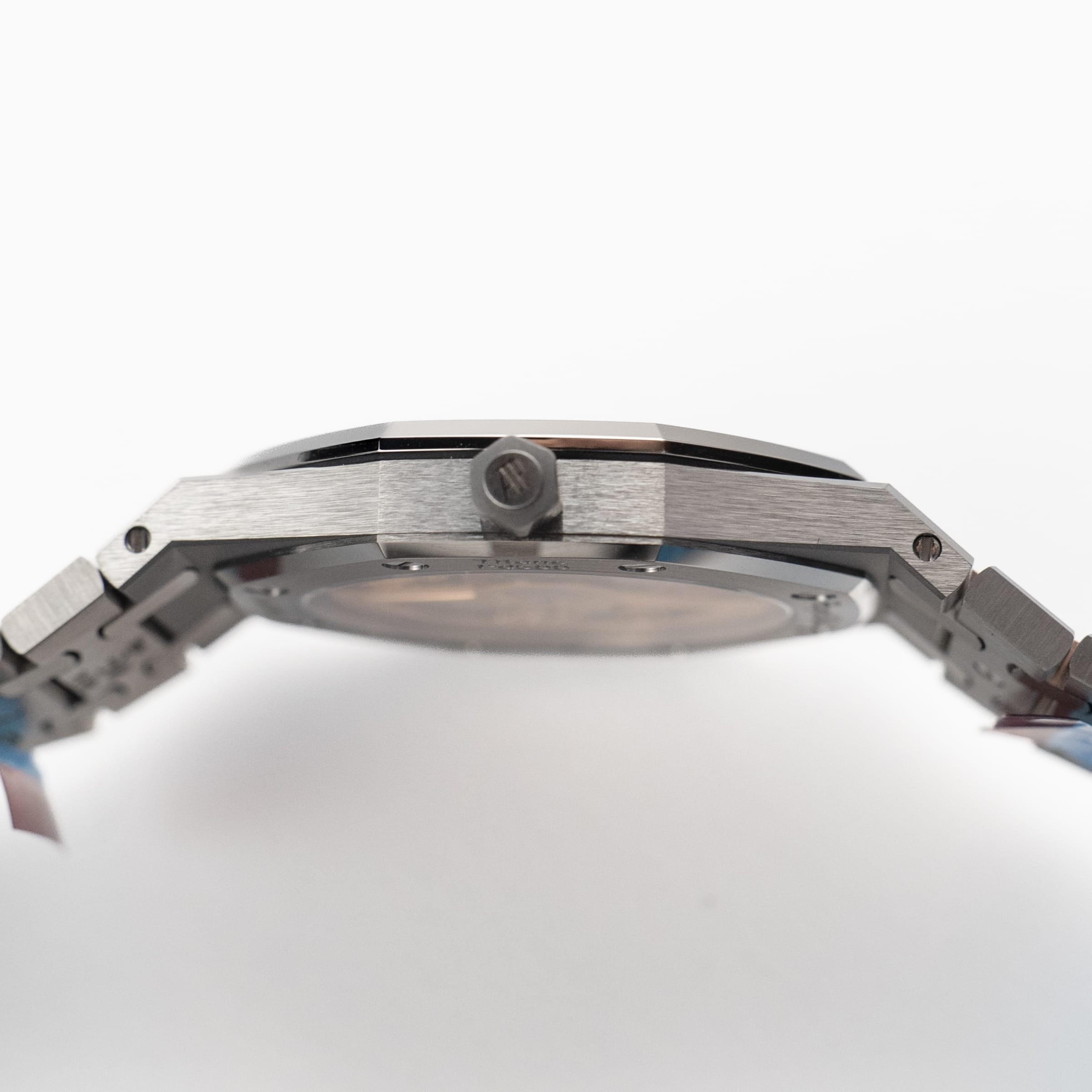 Audemars Piguet Royal Oak 16202XT.OO.1240XT.01 'Jumbo' Extra-Thin Titanium Burgundy Dial (2024)