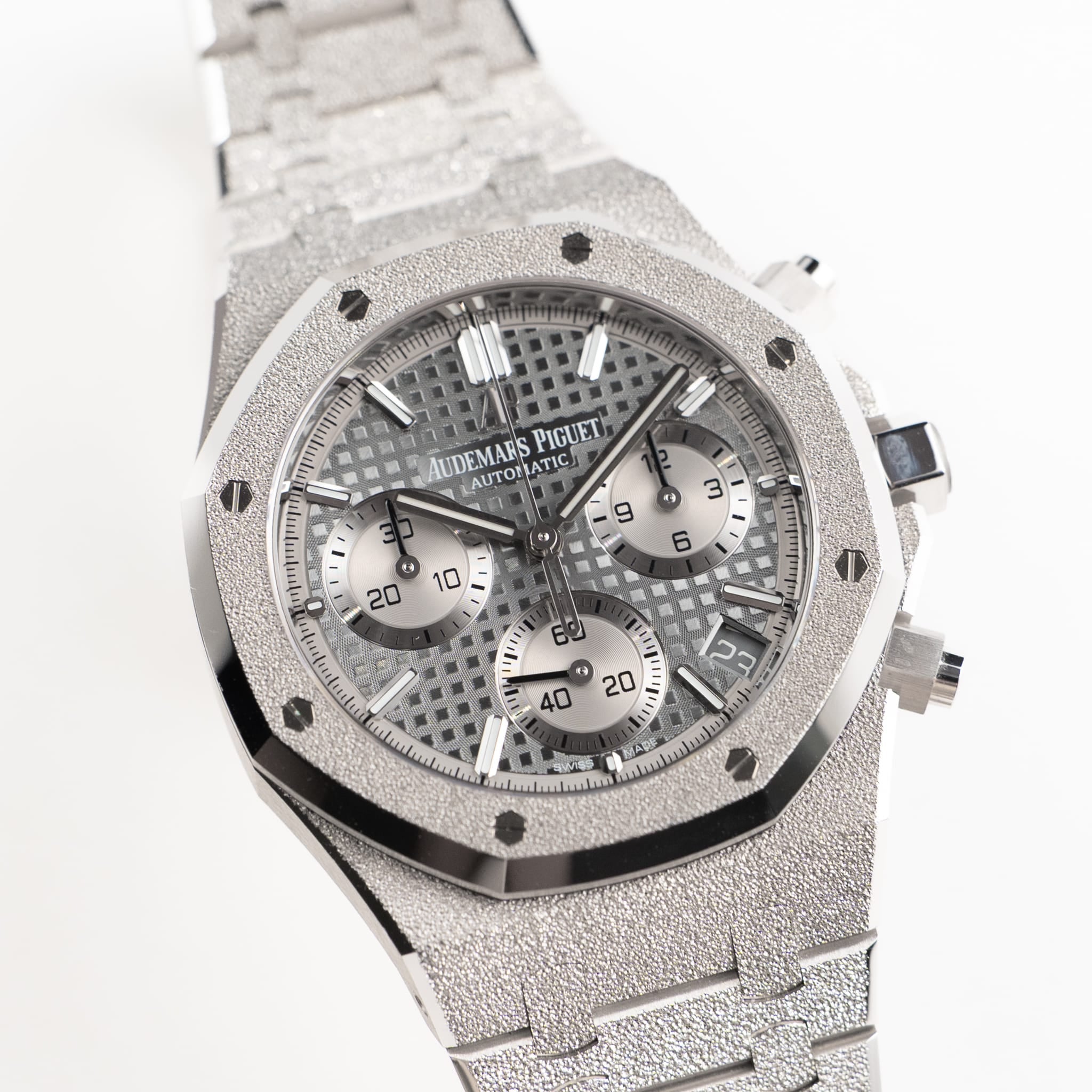 Audemars Piguet Royal Oak 26239BC.GG.1224BC.01 Chronograph Frosted White Gold Limited Edition of 200