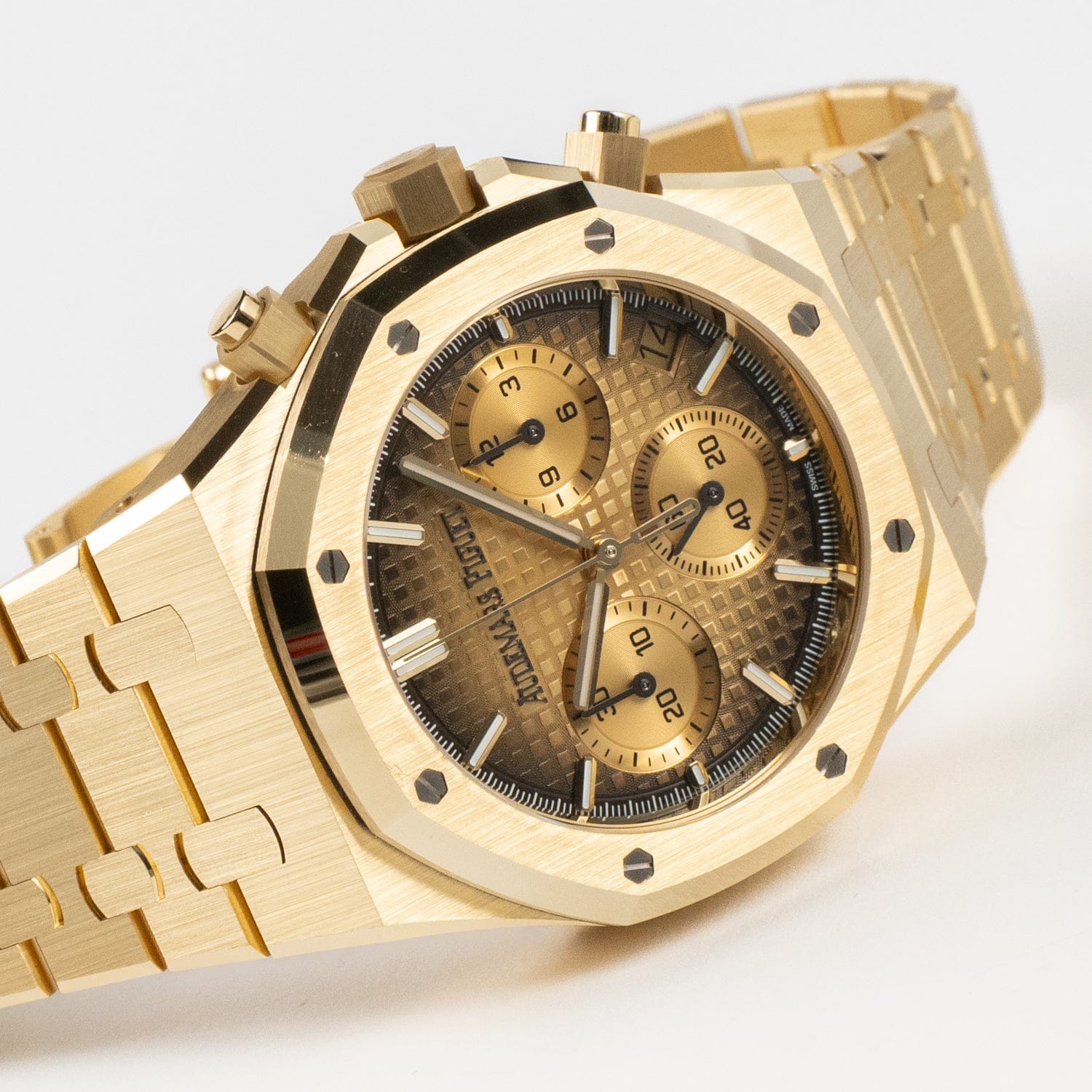 Audemars Piguet Royal Oak 26240BA.OO.1320BA.02 Chronograph Smoked Yellow Gold (2025)