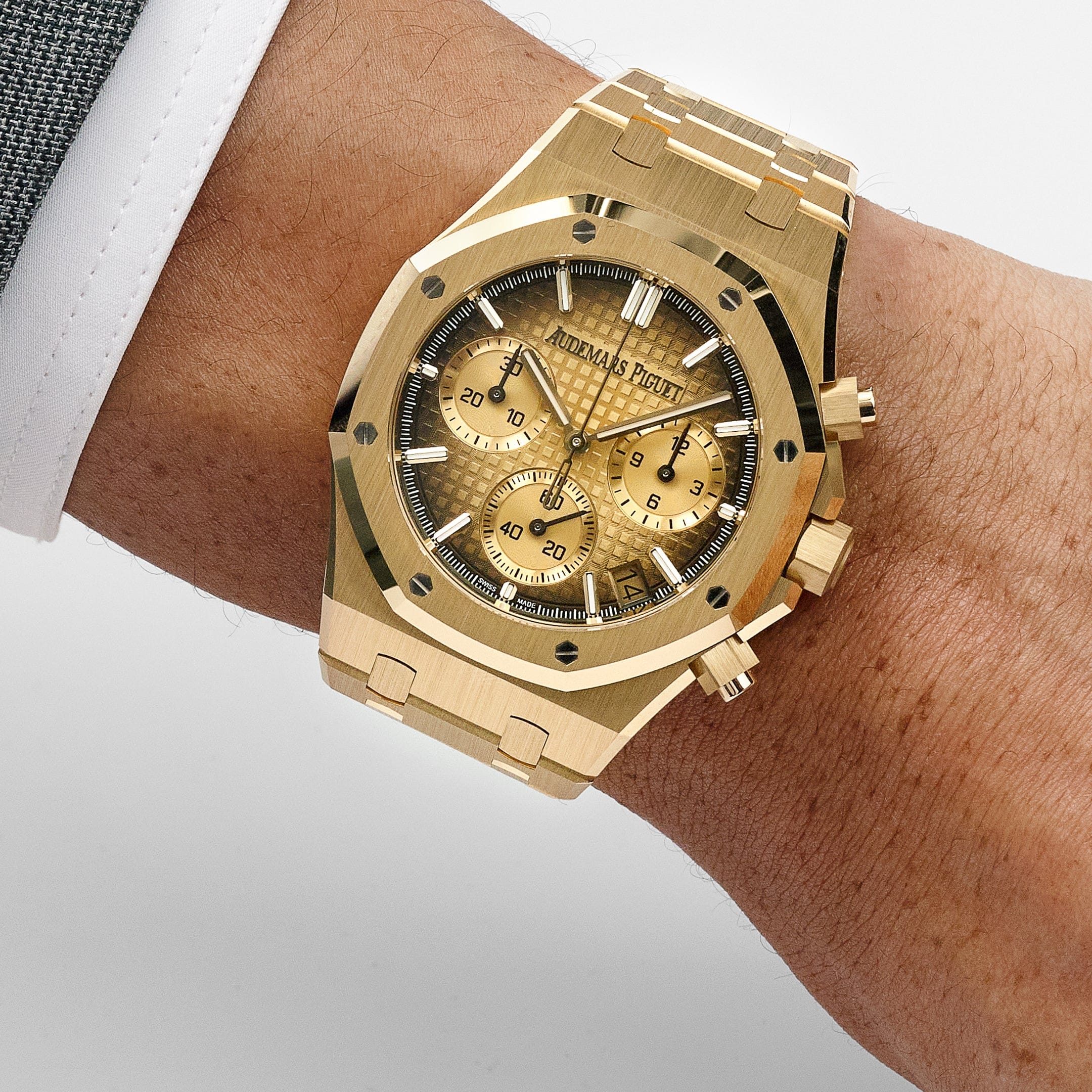 Audemars Piguet Royal Oak 26240BA.OO.1320BA.02 Chronograph Smoked Yellow Gold (2025)