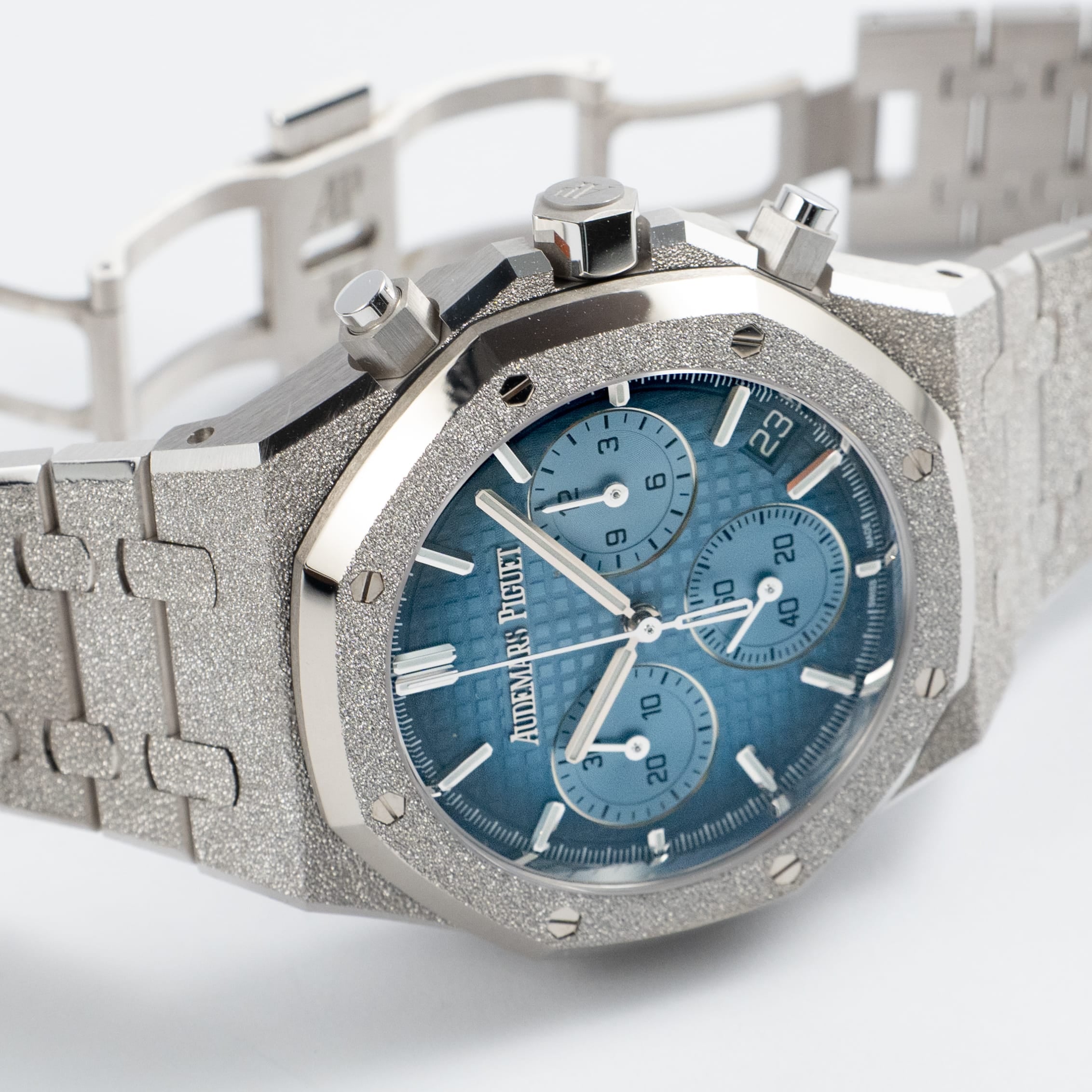 Audemars Piguet Royal Oak 26240BC.GG.1324BC.02 Chronograph Frosted White Gold Light Blue Dial