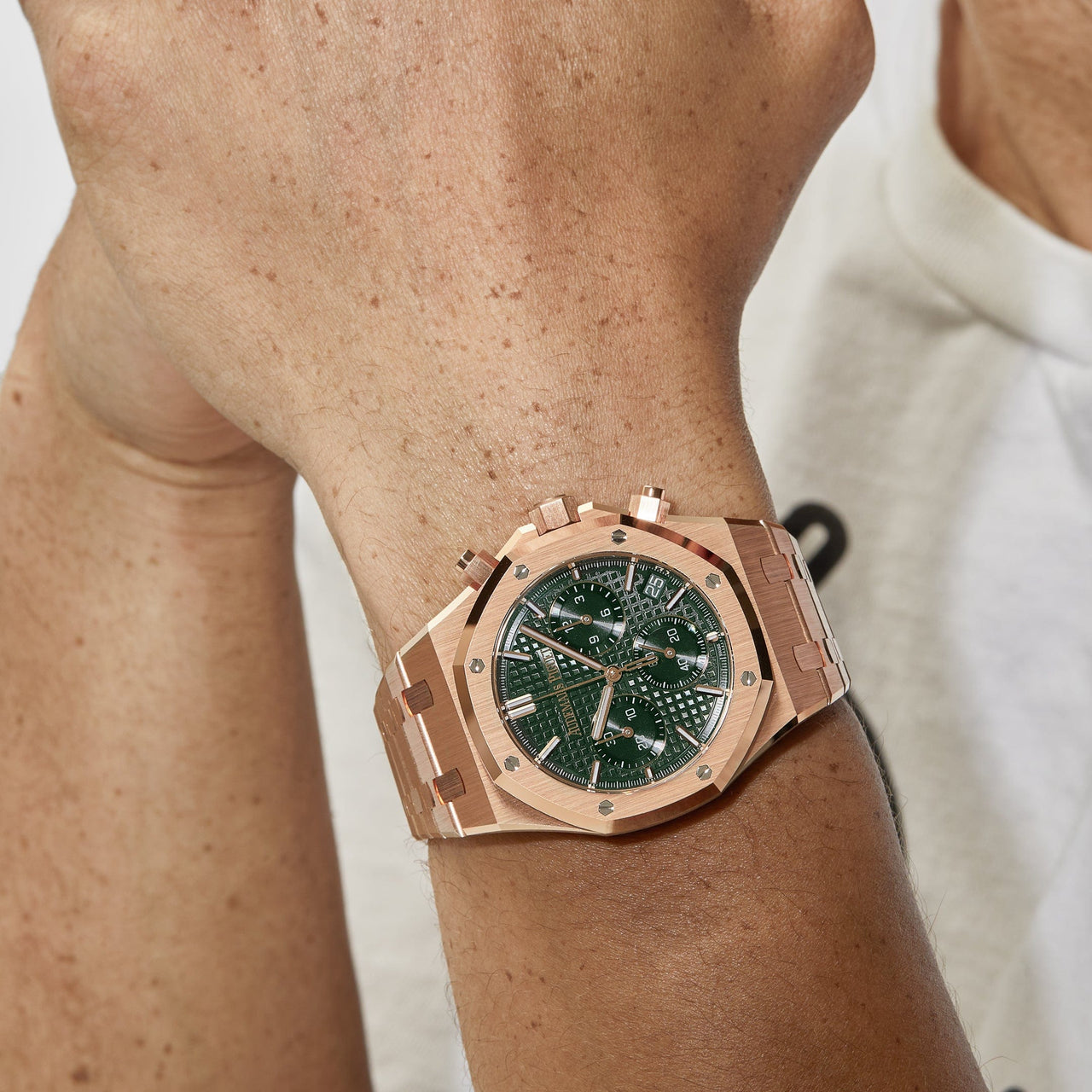 Audemars Piguet Royal Oak 26240OR.OO.1320OR.04 Selfwinding Chronograph '50th Anniversary' Rose Gold Khaki Green Dial