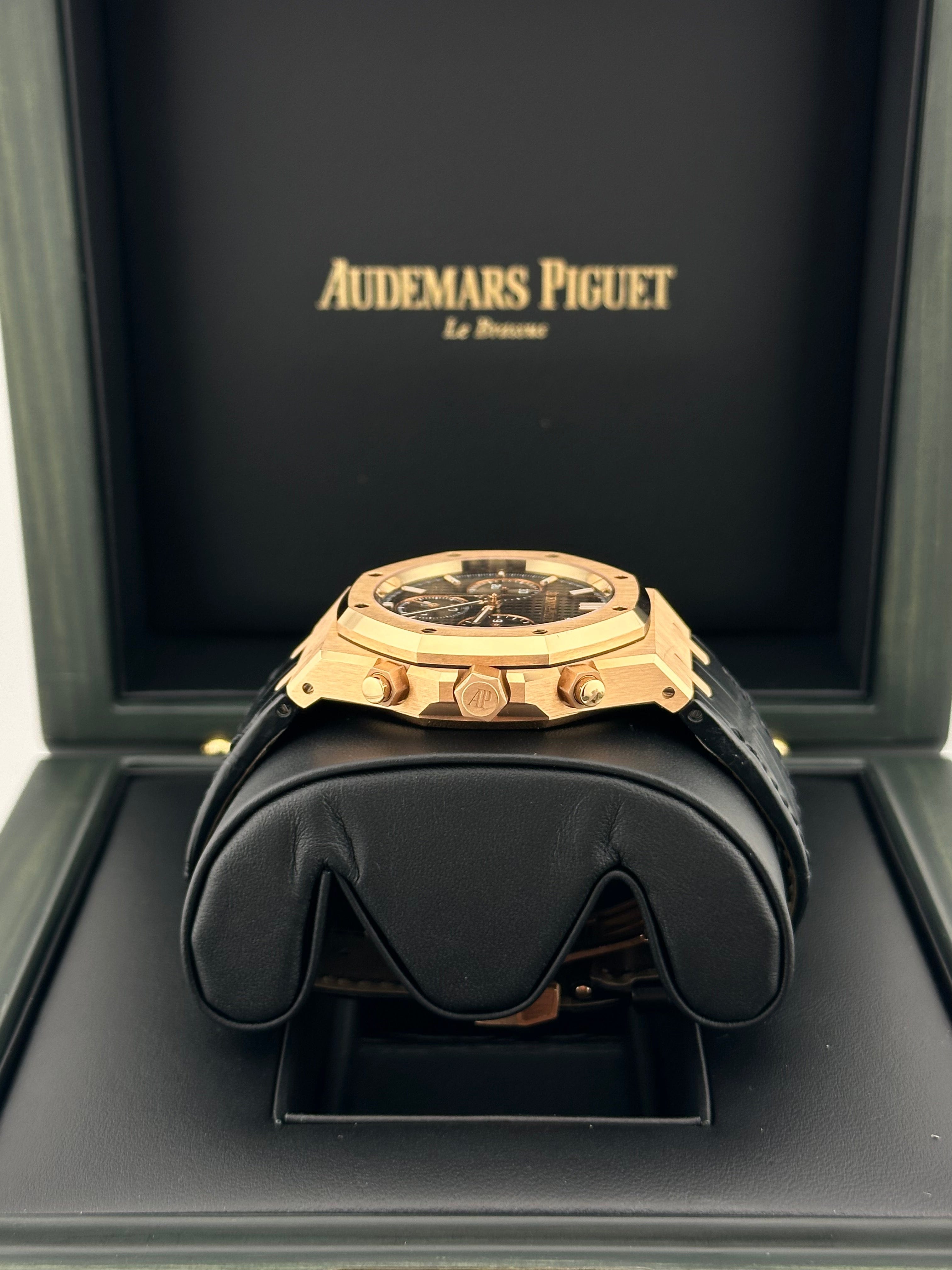 Audemars Piguet Royal Oak 26240OR.OO.D002CR.02 Selfwinding Chronograph Black Dial