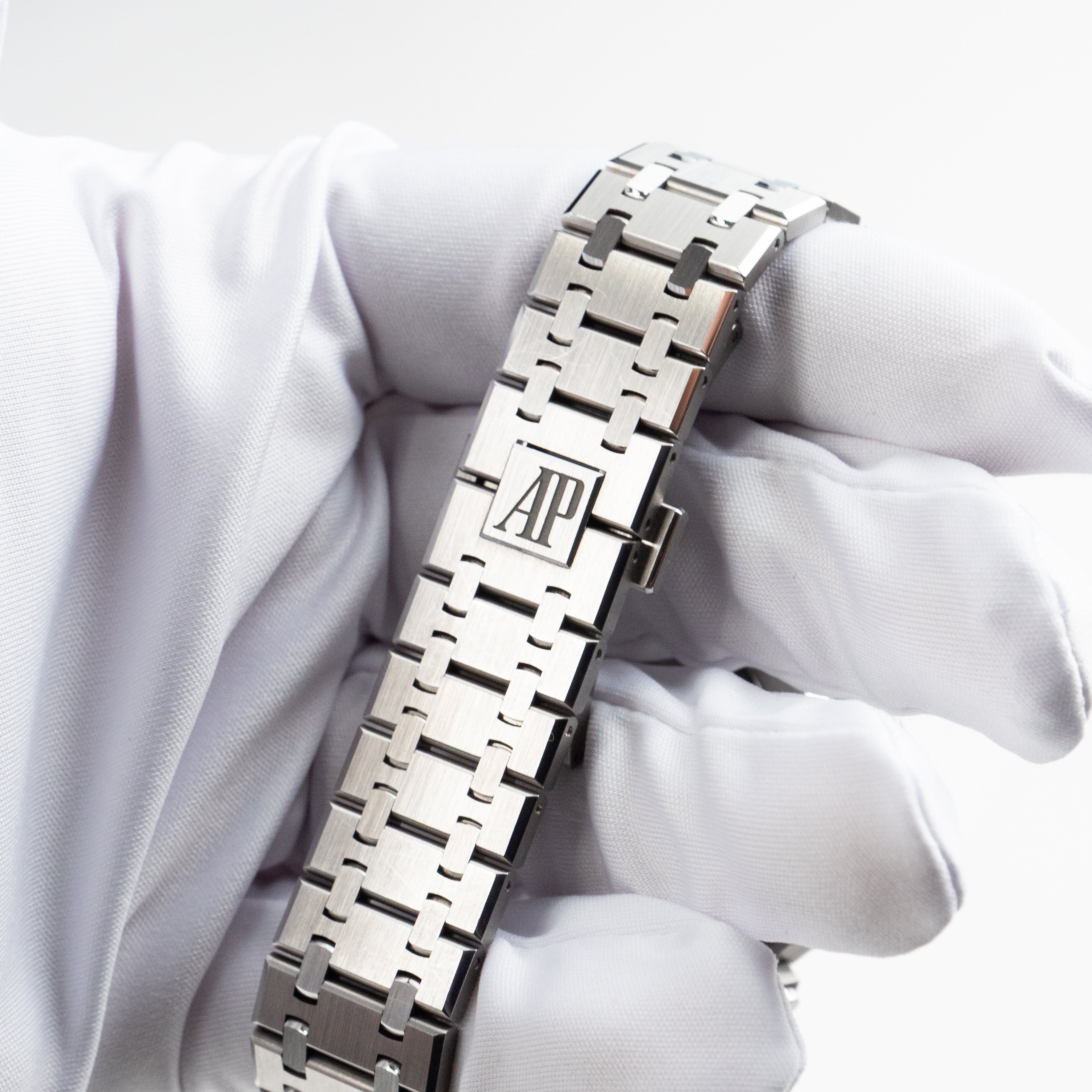 Audemars Piguet Royal Oak 26240ST.OO.1320ST.07 Chronograph Stainless Steel Silver-Toned Dial (2024)