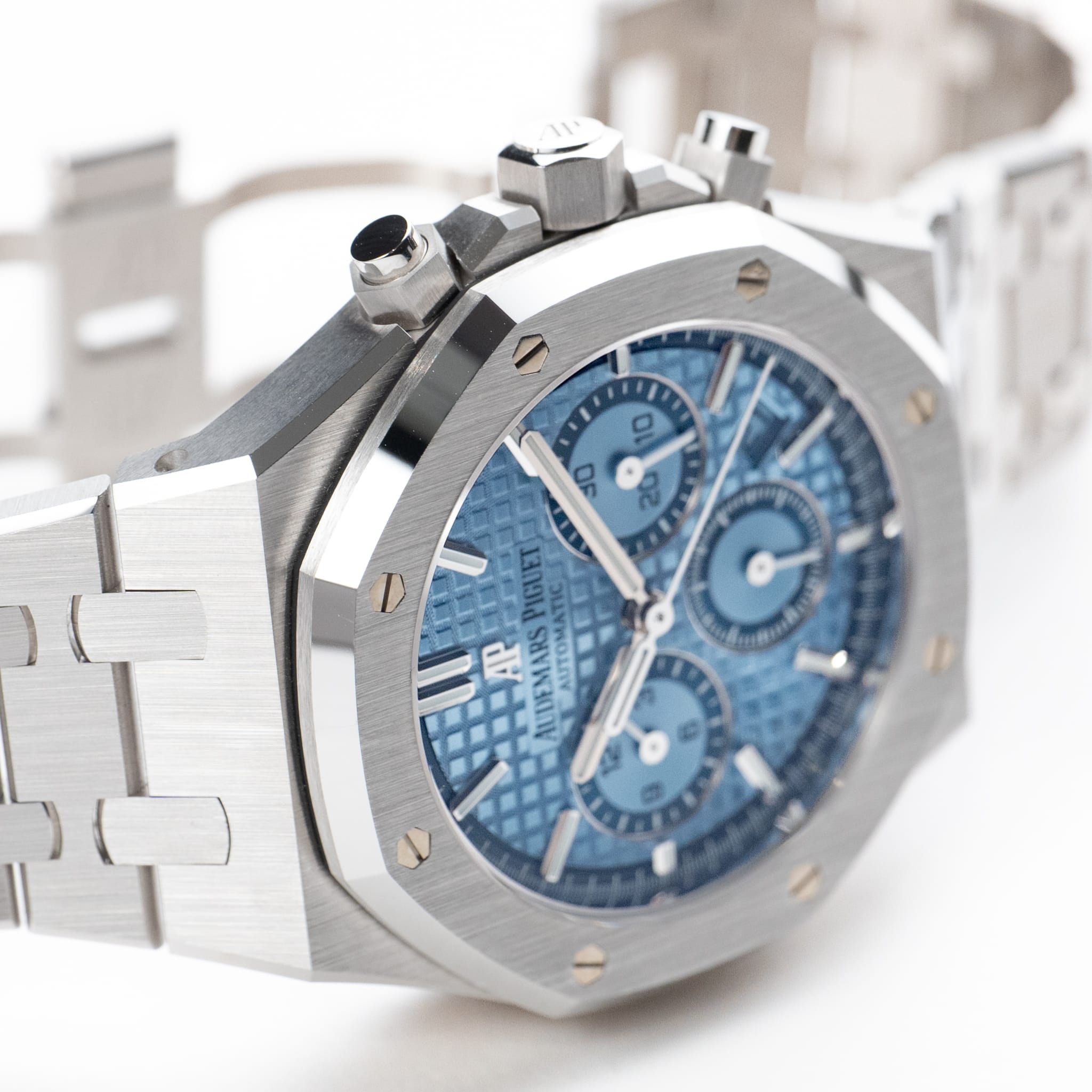 Audemars Piguet Royal Oak 26317BC.OO.1256BC.01 Selfwinding Chronograph White Gold Light Blue Dial Limited Edition of 100