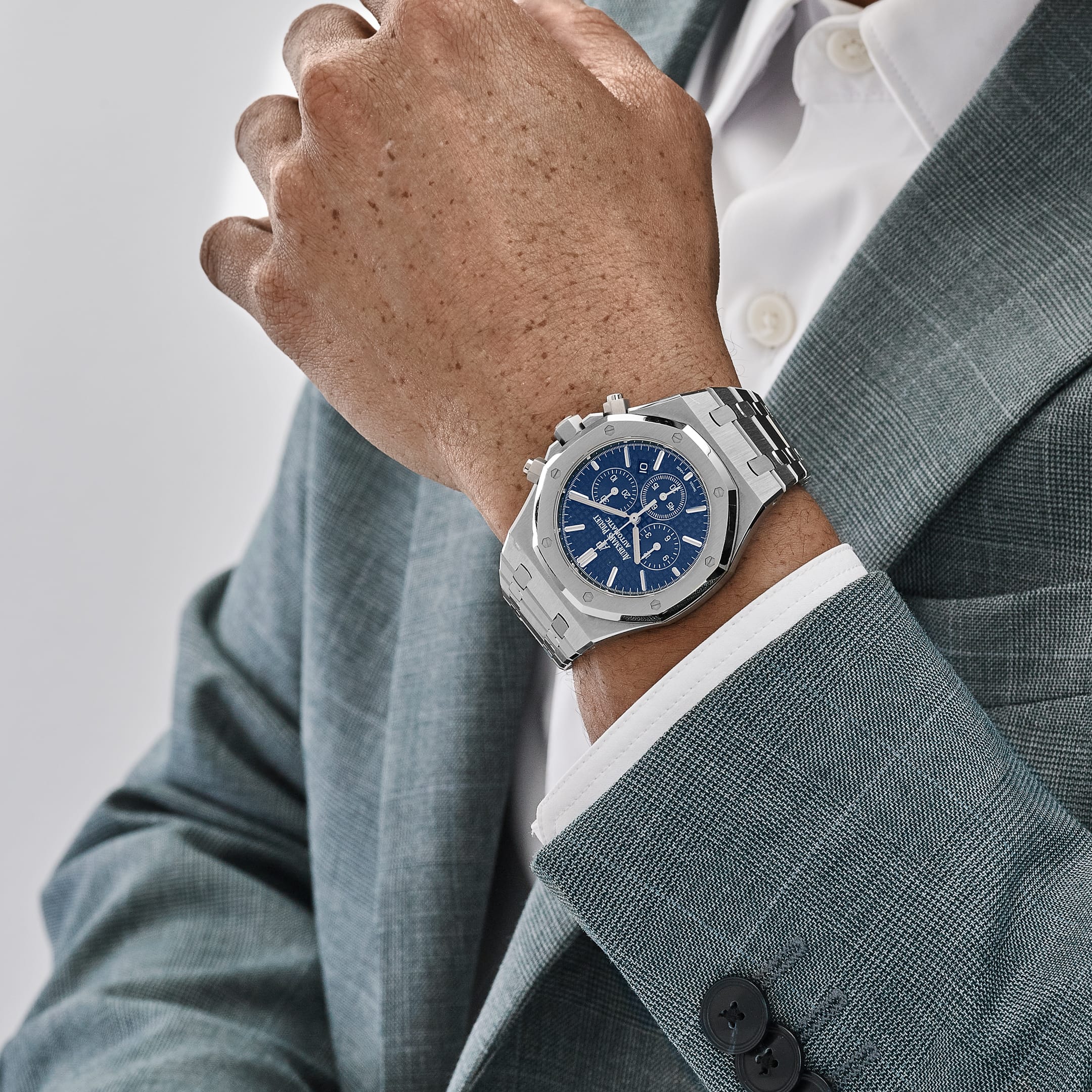 Audemars Piguet Royal Oak 26320ST.OO.1220ST.03 Chronograph Stainless Steel Blue Dial (2016)