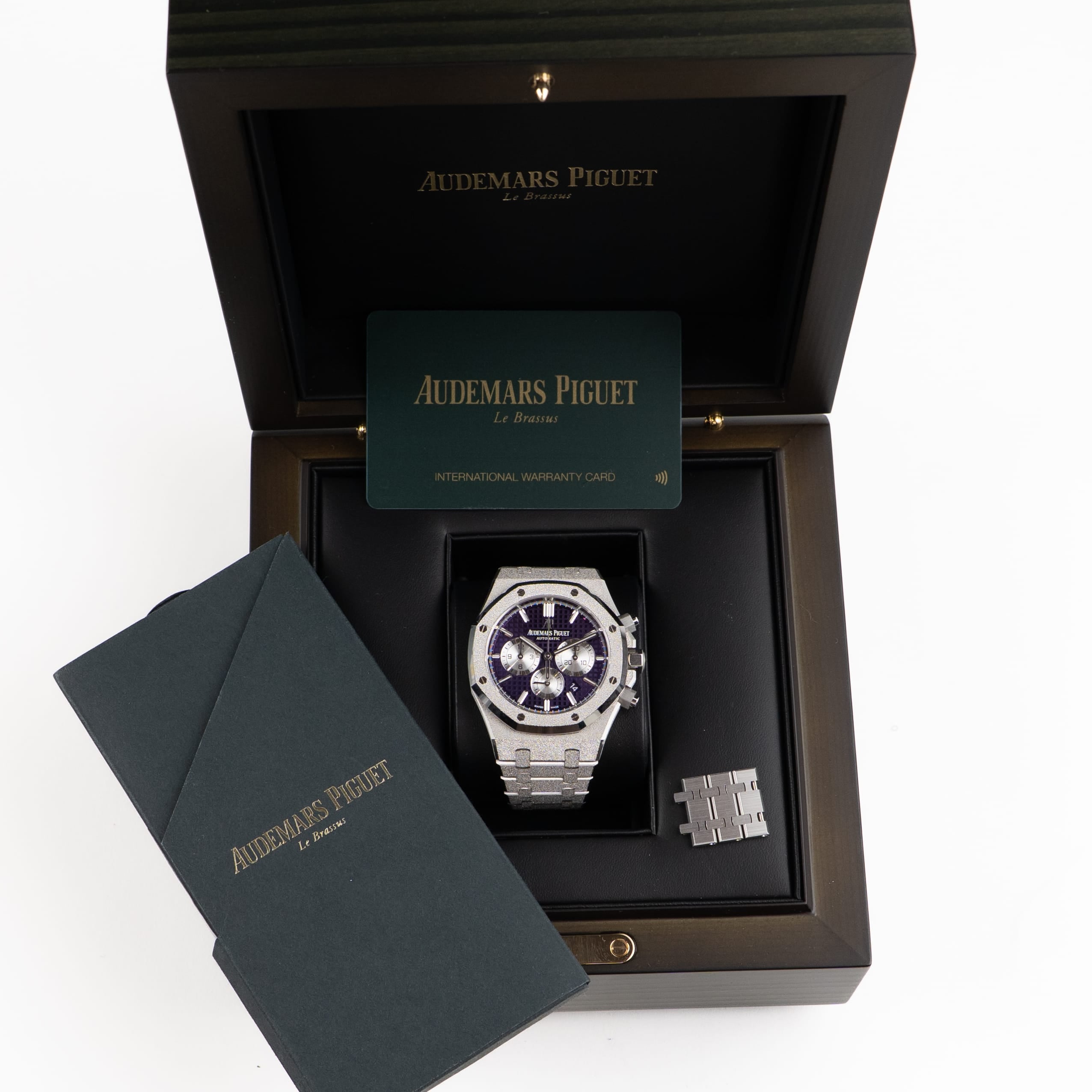 Audemars Piguet Royal Oak 26331BC.GG.1224BC.01 Chronograph Frosted White Gold Purple Dial (2019)