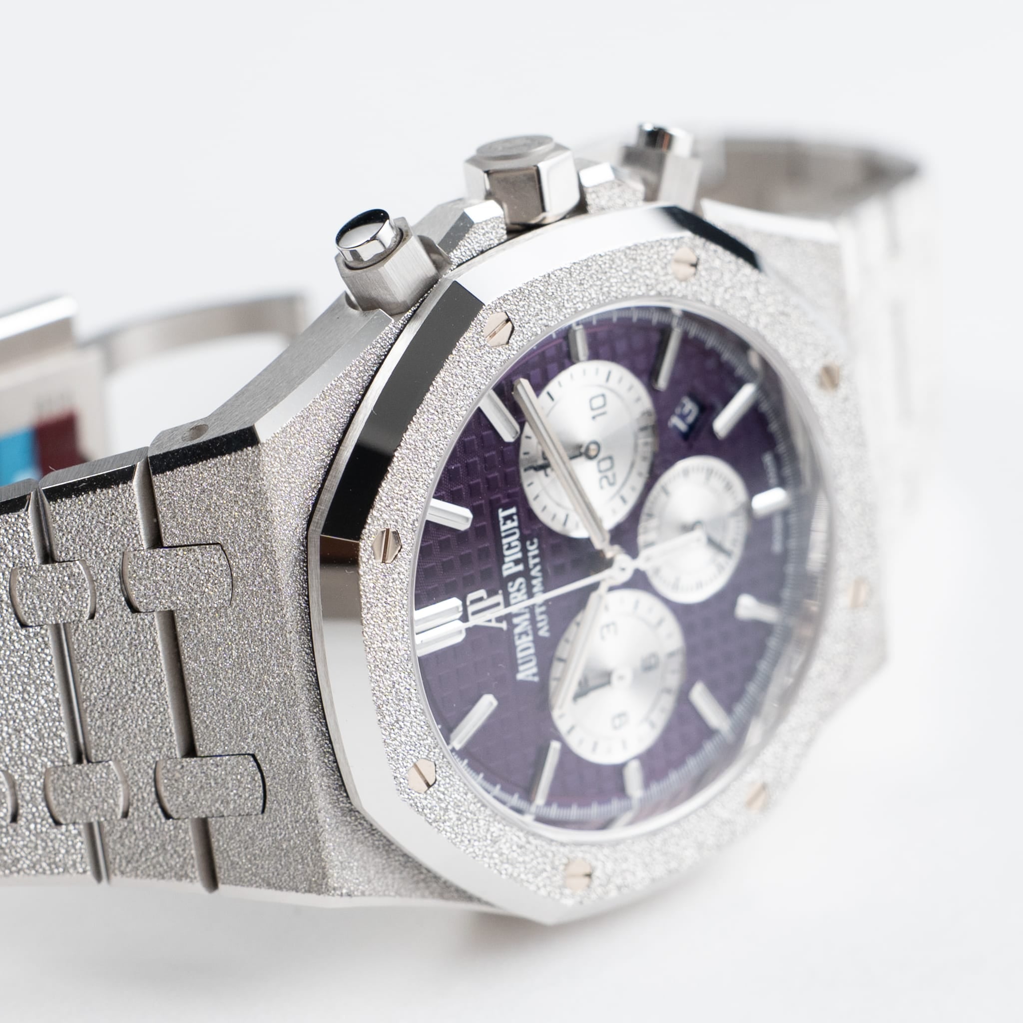 Audemars Piguet Royal Oak 26331BC.GG.1224BC.01 Chronograph Frosted White Gold Purple Dial