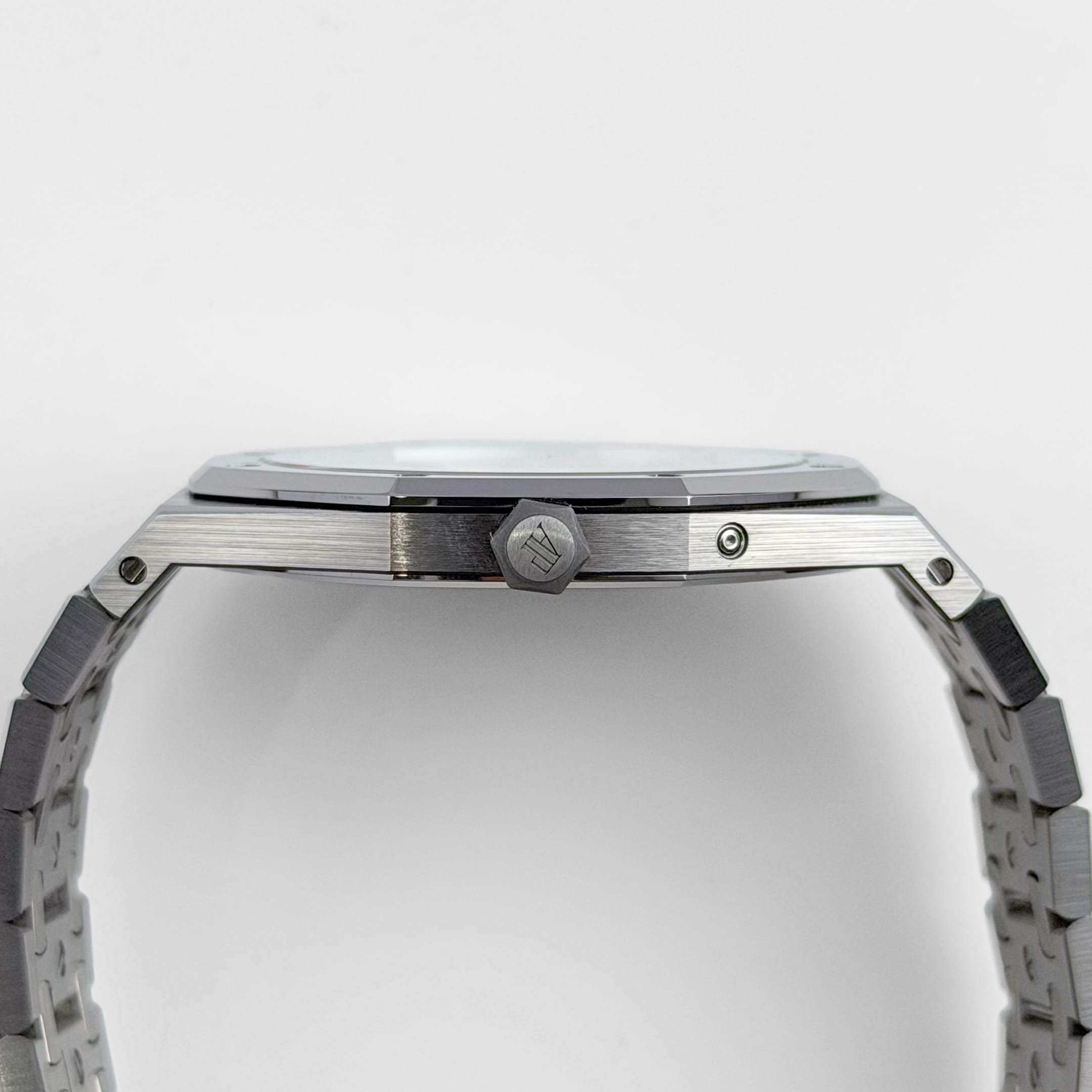 Audemars Piguet Royal Oak 26586XT.OO.1240XT.01 Perpetual Calendar RD2 Ultra-Thin Titanium BMG Salmon Dial (2026)