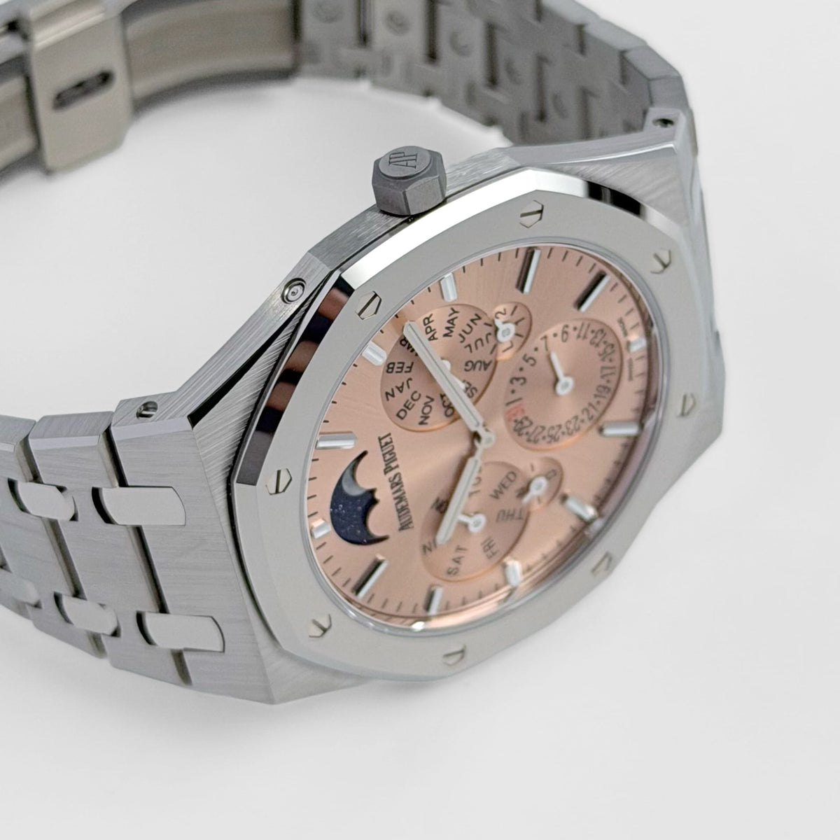 Audemars Piguet Royal Oak 26586XT.OO.1240XT.01 Perpetual Calendar RD2 Ultra-Thin Titanium BMG Salmon Dial (2026)