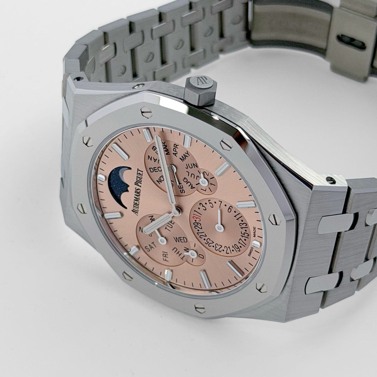 Audemars Piguet Royal Oak 26586XT.OO.1240XT.01 Perpetual Calendar RD2 Ultra-Thin Titanium BMG Salmon Dial (2026)