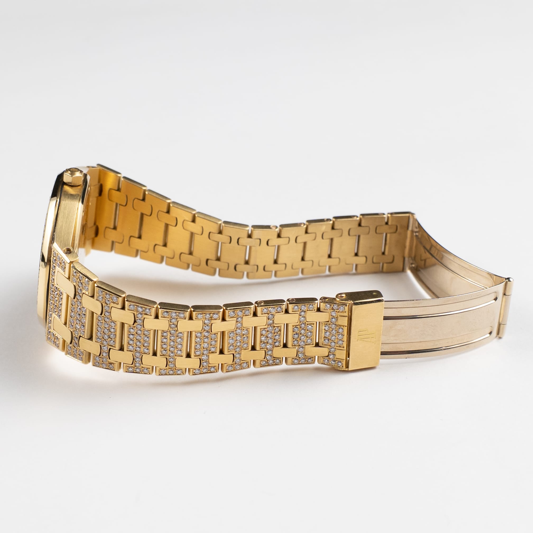 Audemars Piguet Royal Oak 56082BA Vintage 'Ladies' Yellow Gold Diamond-Set Blue Sapphires Quartz (1984)