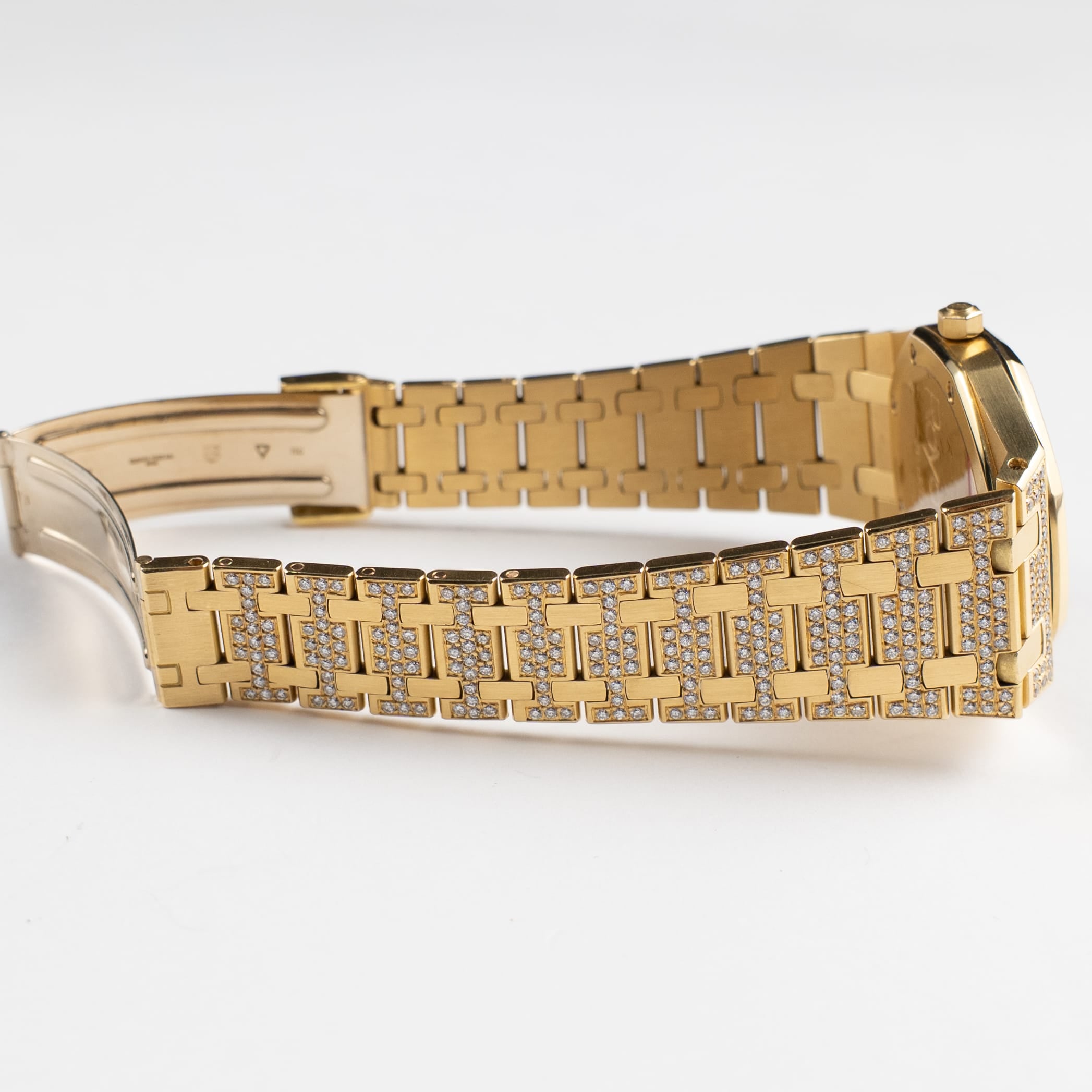 Audemars Piguet Royal Oak 56082BA Vintage 'Ladies' Yellow Gold Diamond-Set Blue Sapphires Quartz (1984)