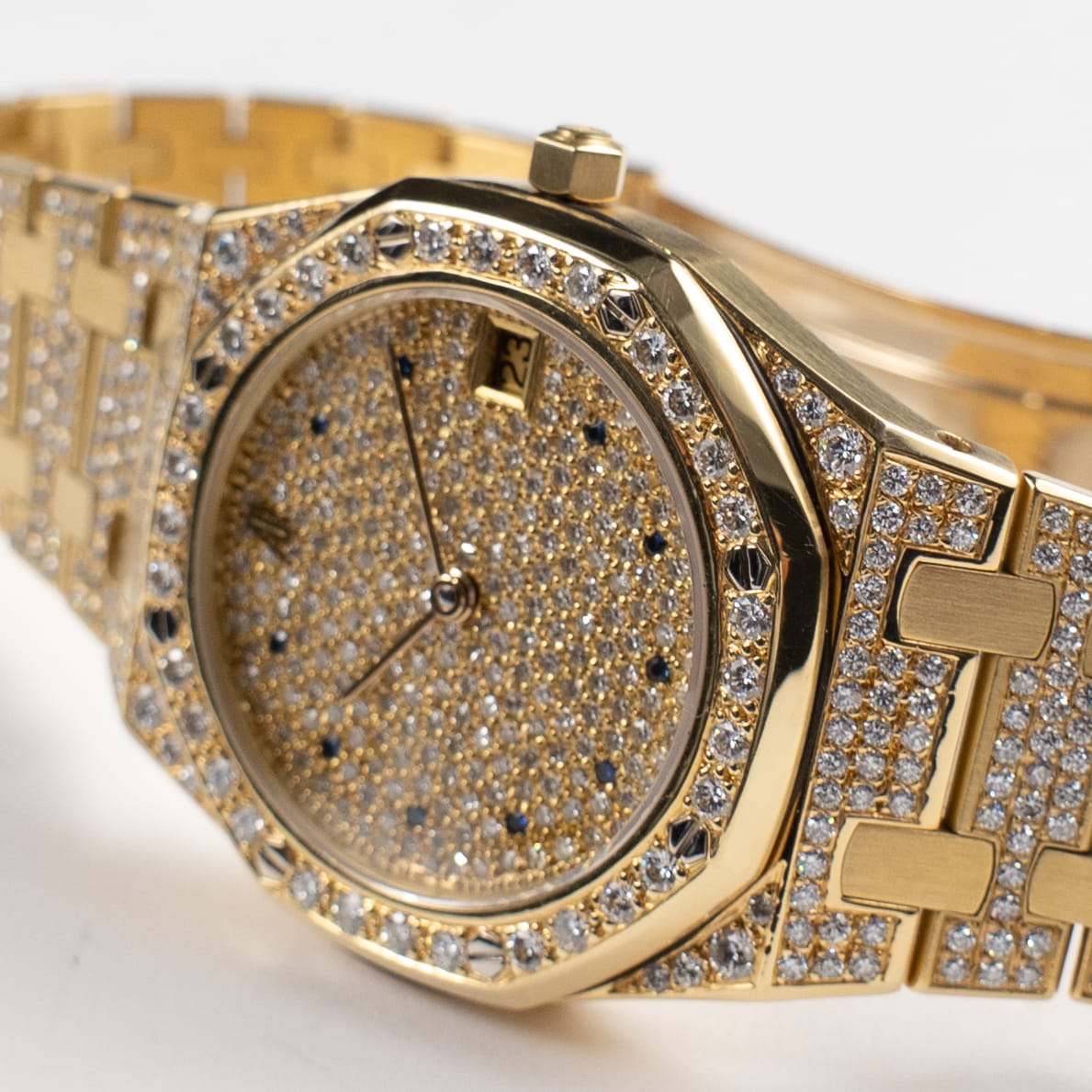 Audemars Piguet Royal Oak 56082BA Vintage 'Ladies' Yellow Gold Diamond-Set Blue Sapphires Quartz (1984)