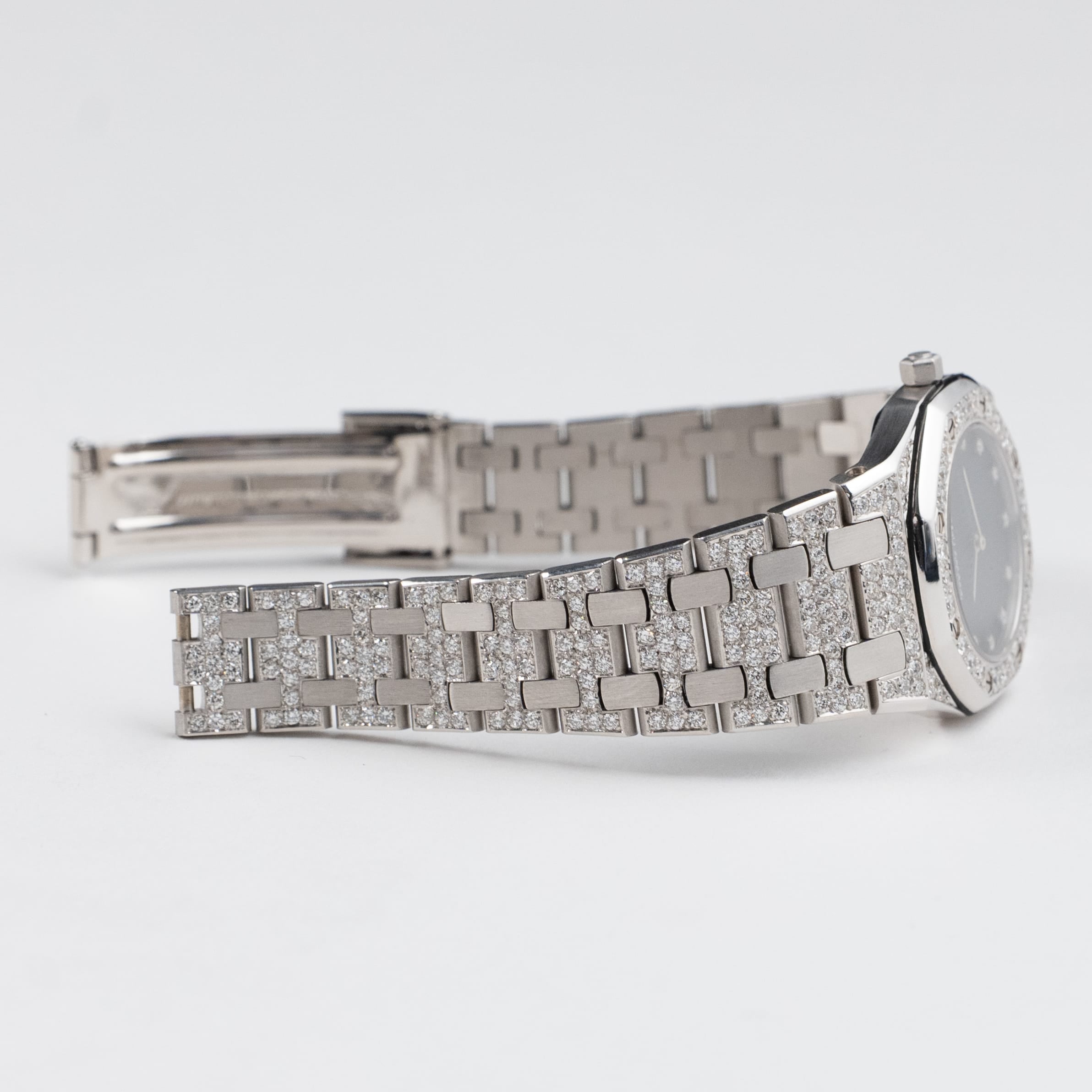 Audemars Piguet Royal Oak 6007BC 'Ladies' White Gold Black Diamond Dial Diamond Bezel and Bracelet Quartz (1981)
