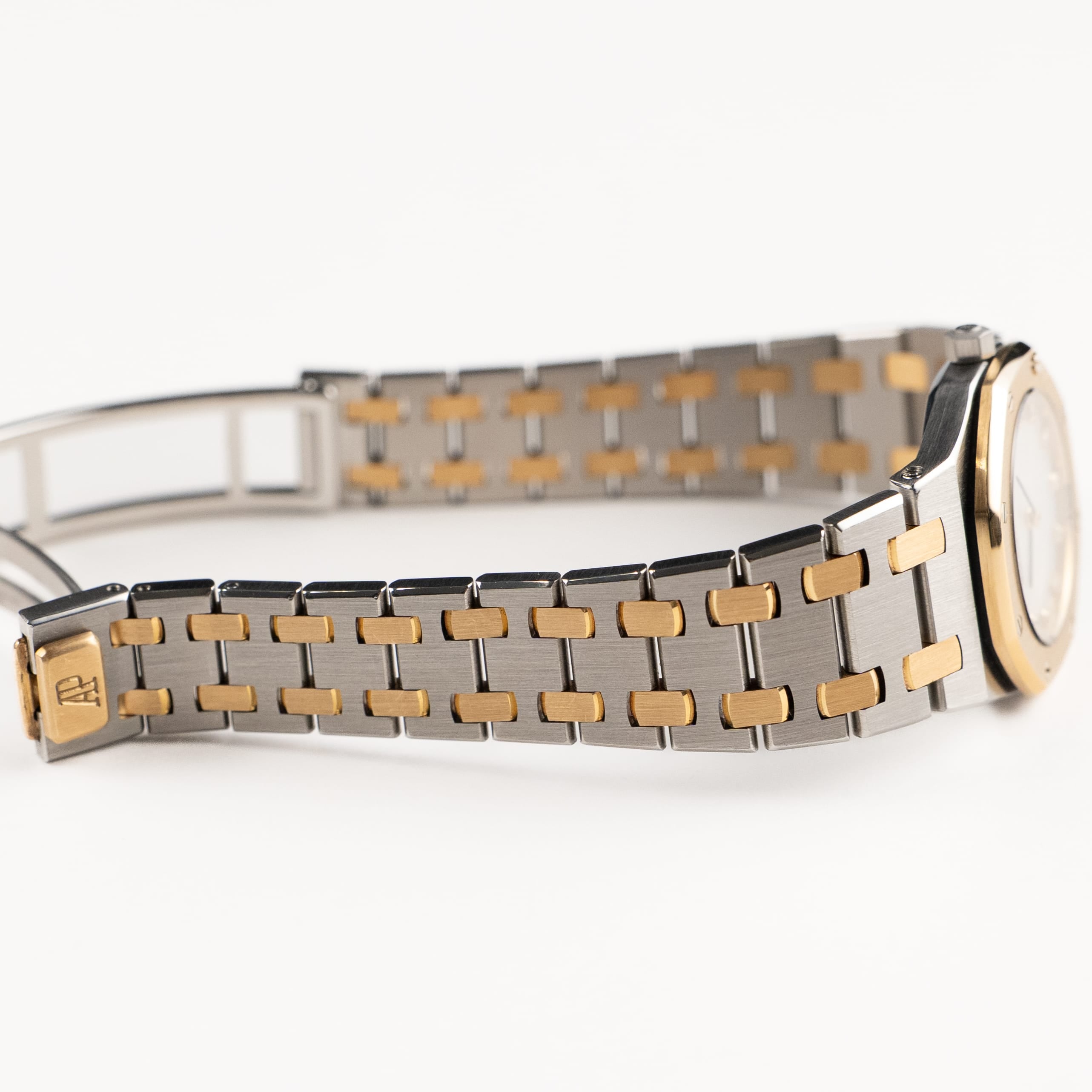 Audemars Piguet Royal Oak 66347SA Vintage 'Ladies' Stainless Steel Yellow Gold Mother of Pearl Diamond Dial Quartz