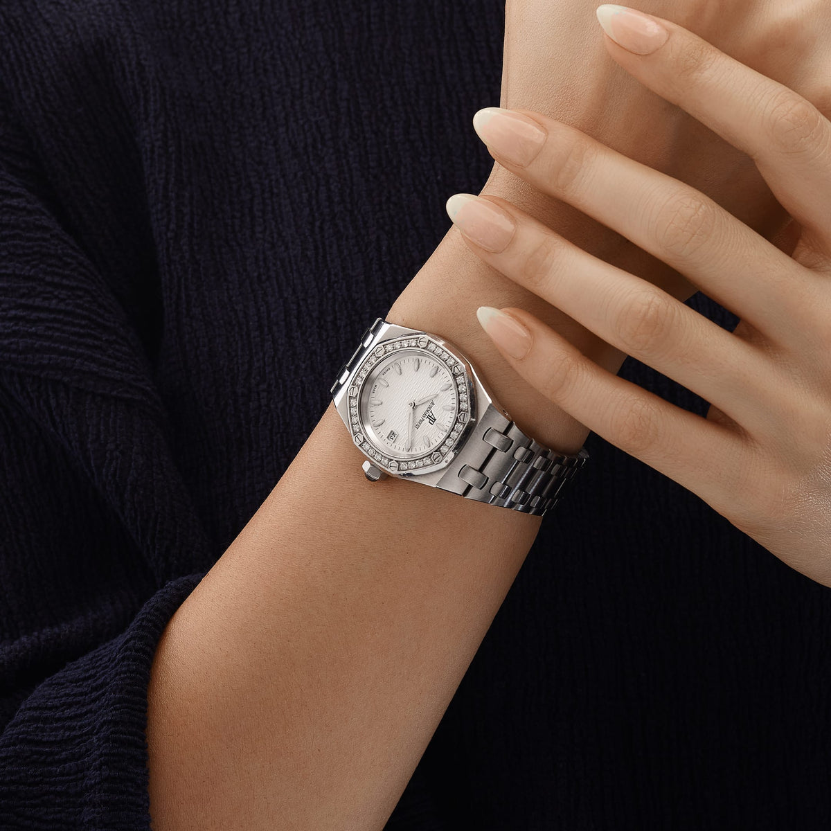 Audemars Piguet Royal Oak 67621ST.ZZ.1210ST.01 'Ladies' Stainless Steel Silver Dial Diamond Bezel Quartz
