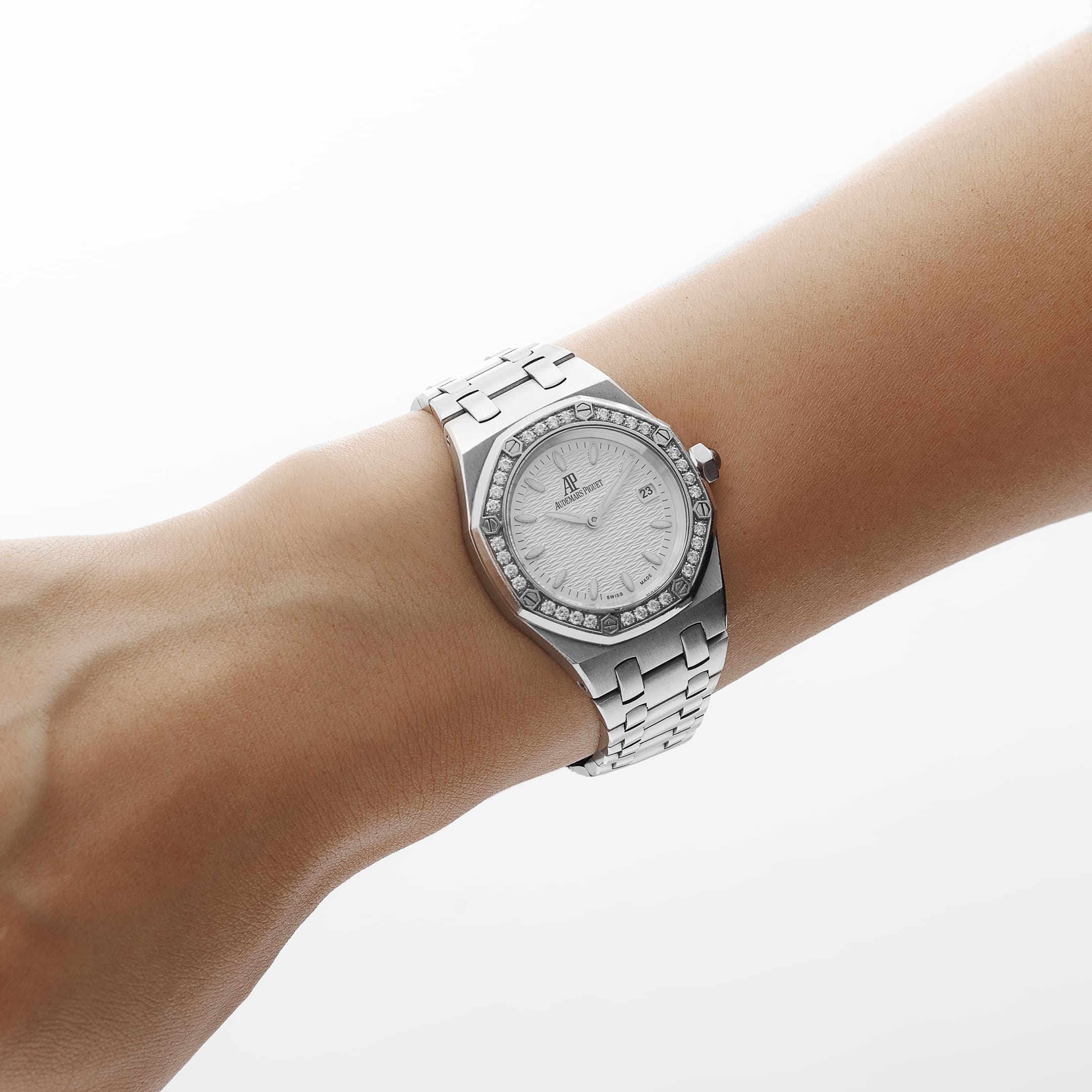 Audemars Piguet Royal Oak 67621ST.ZZ.1210ST.01 'Ladies' Stainless Steel Silver Dial Diamond Bezel Quartz