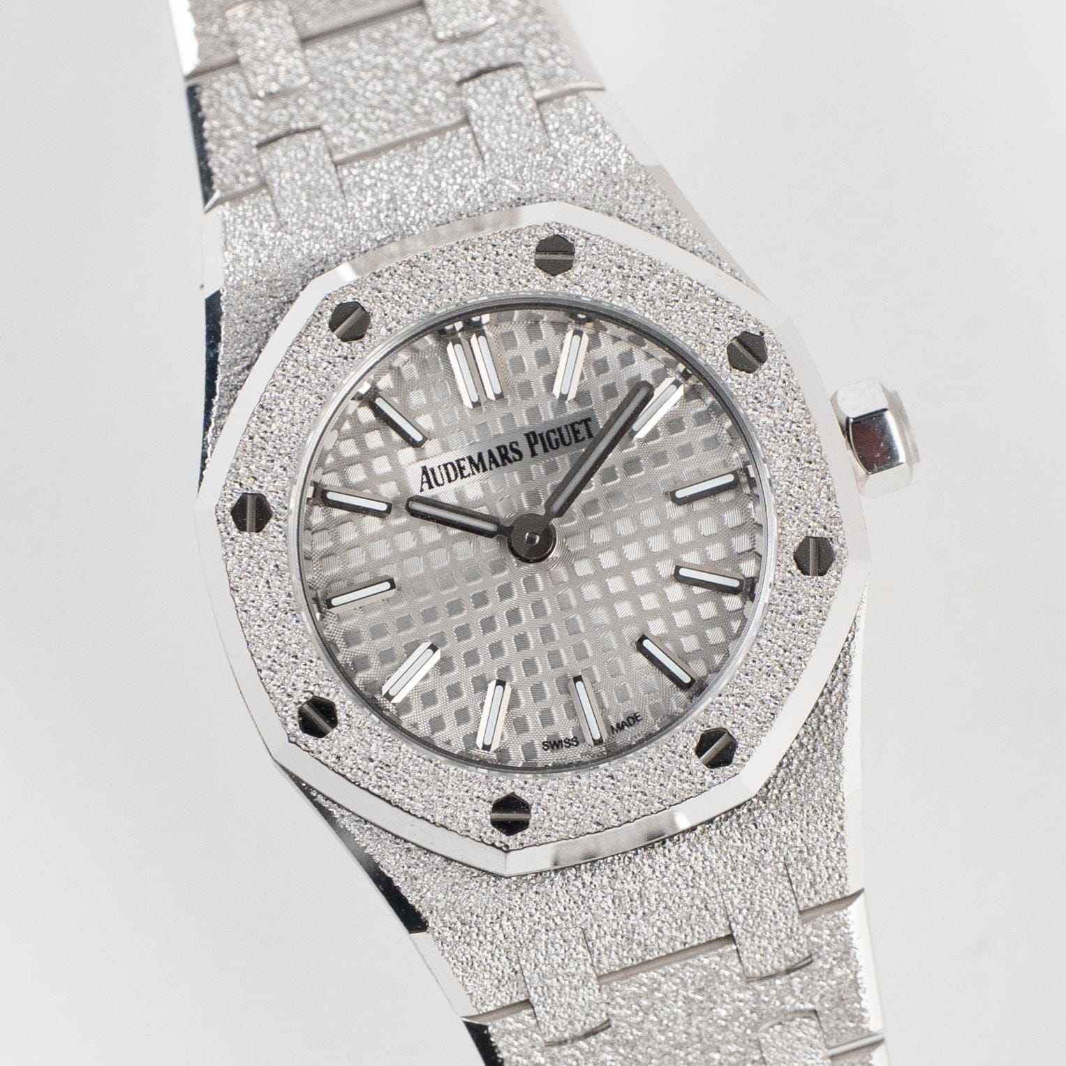 Audemars Piguet Royal Oak 67630BC.GG.1312BC.01-B 'Mini' Frosted White Gold Quartz (2026)