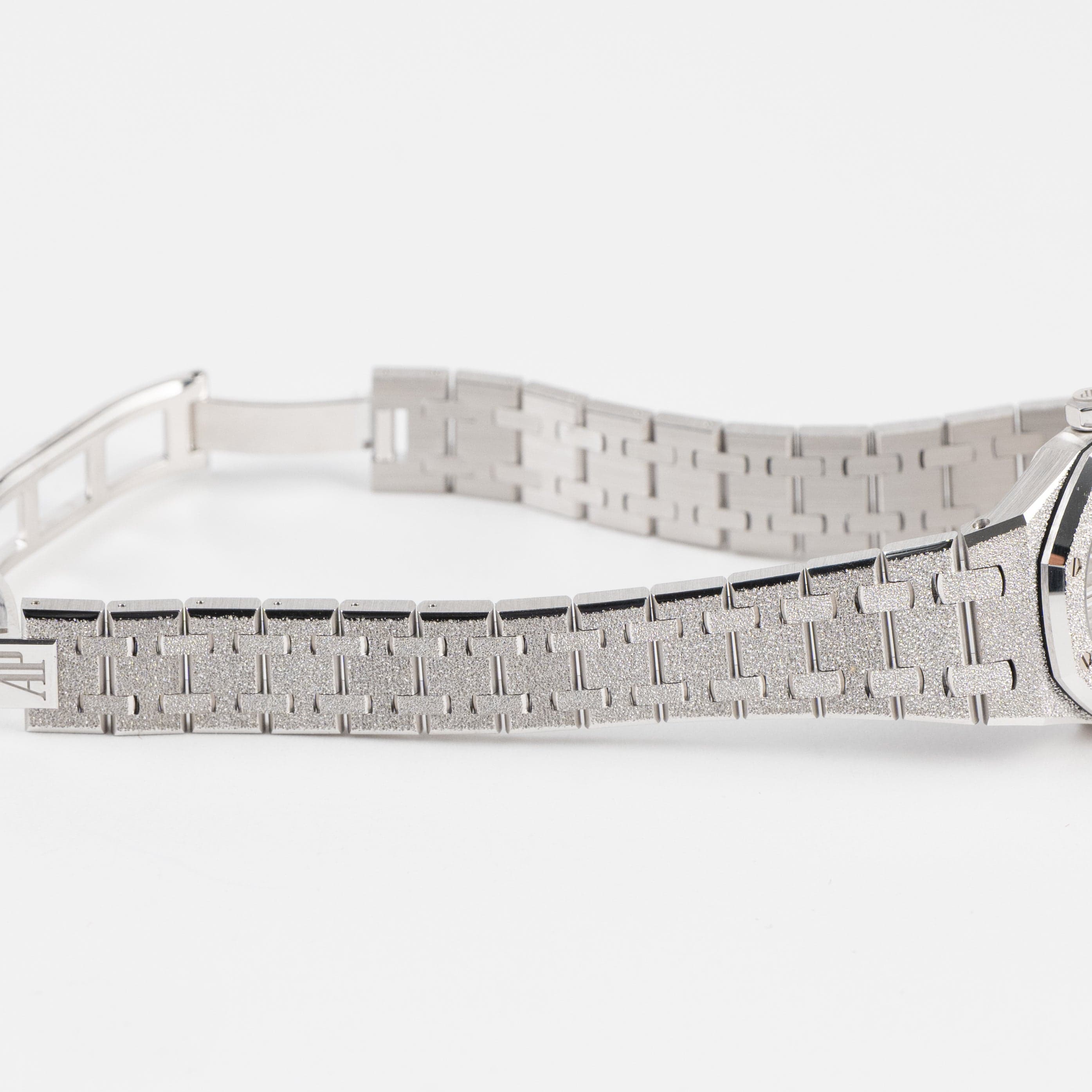 Audemars Piguet Royal Oak 67630BC.GG.1312BC.01-B 'Mini' Frosted White Gold Quartz (2026)