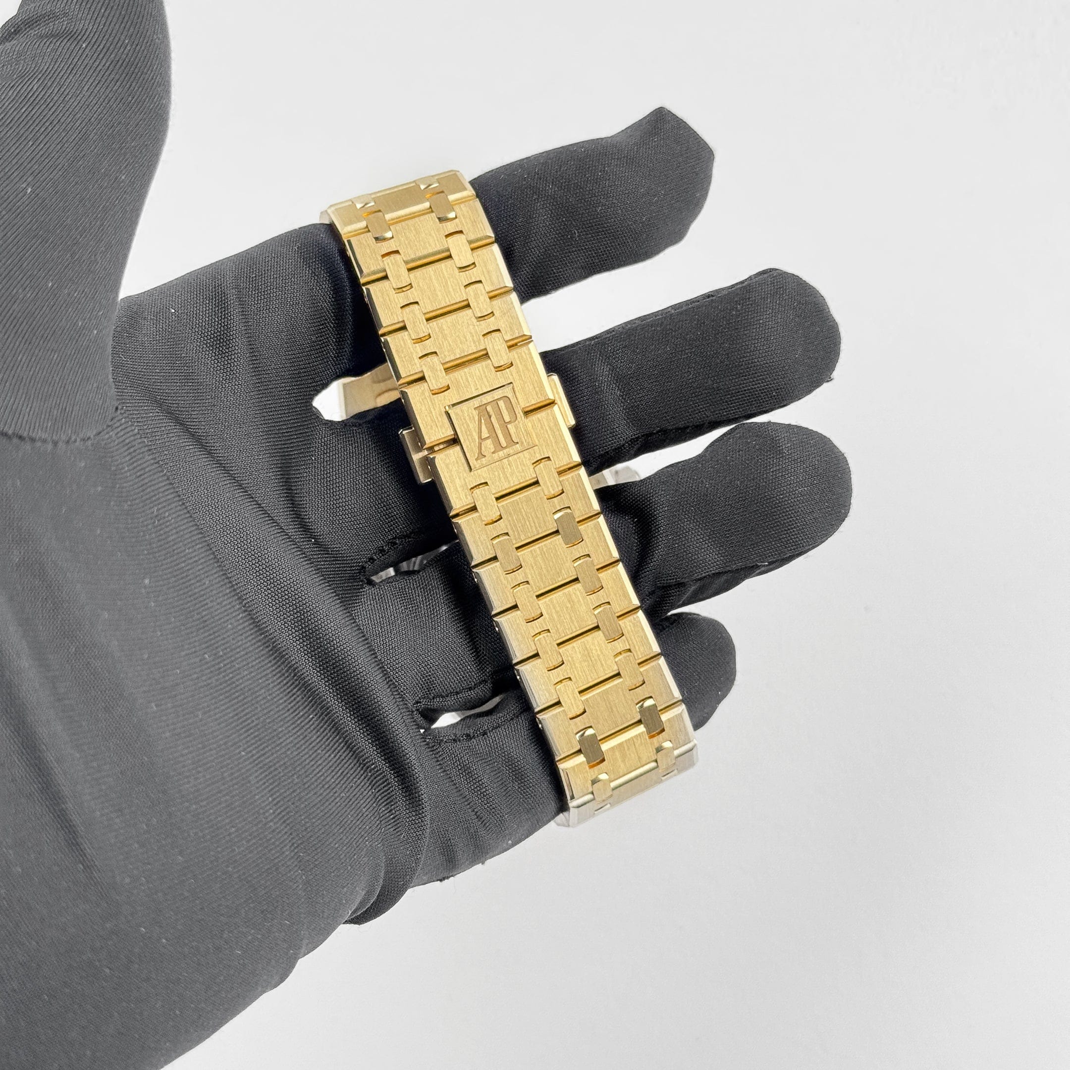 Audemars Piguet Royal Oak Chronograph 26240BA.OO.1320BA.01 '1017 ALYX 9SM' Yellow Gold Limited Edition