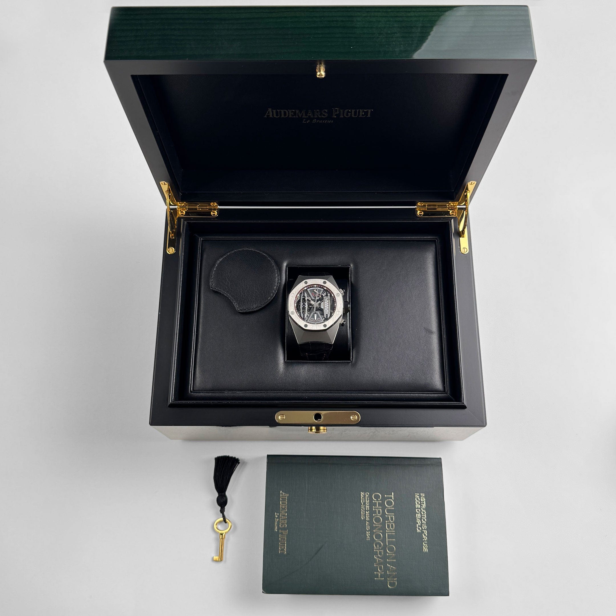 Audemars Piguet Royal Oak Concept 26656TI.GG.D019VE.01 KAWS