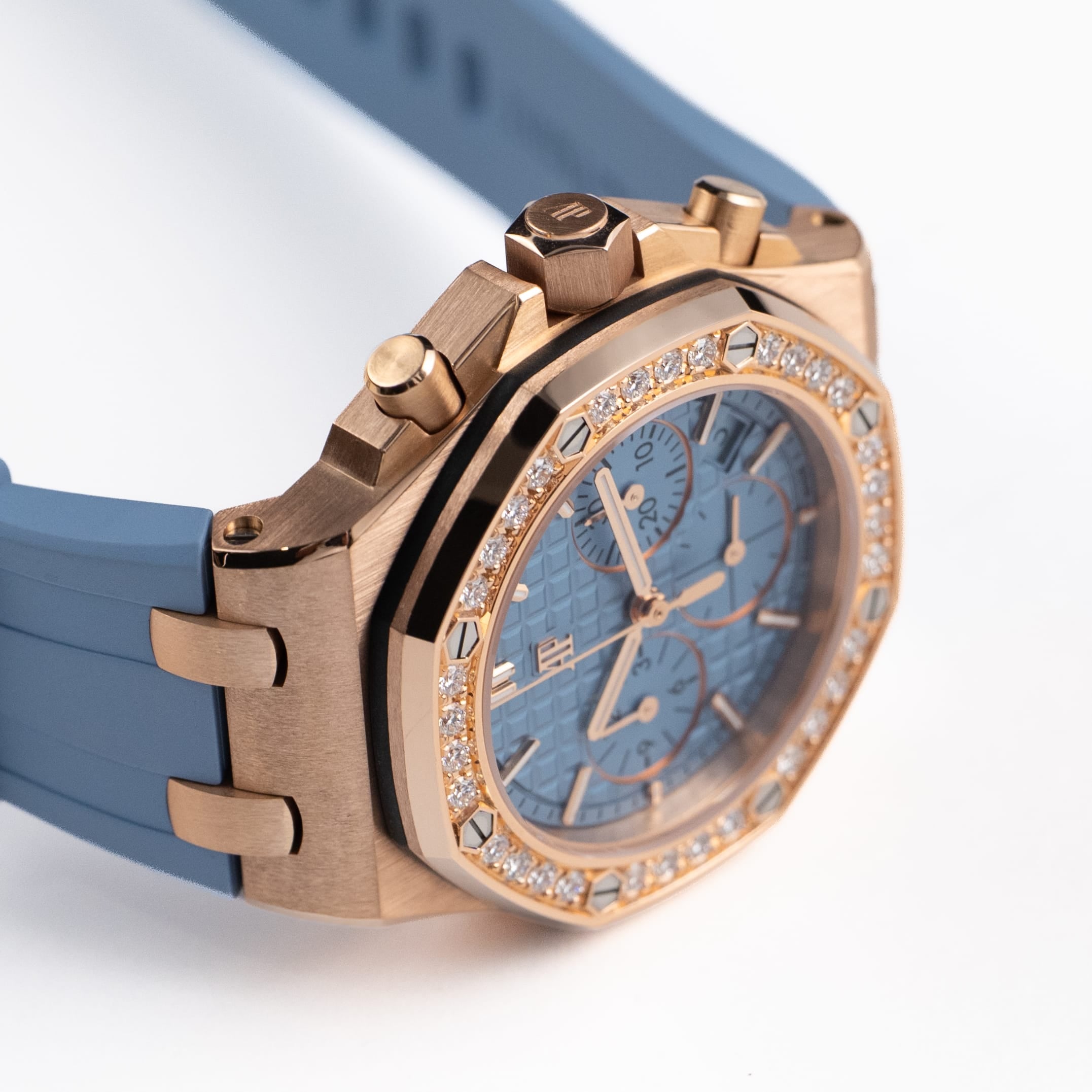Audemars Piguet Royal Oak Offshore 26231OR.ZZ.A085CA.01 Chronograph Rose Gold Blue Dial Diamond Bezel (2024)