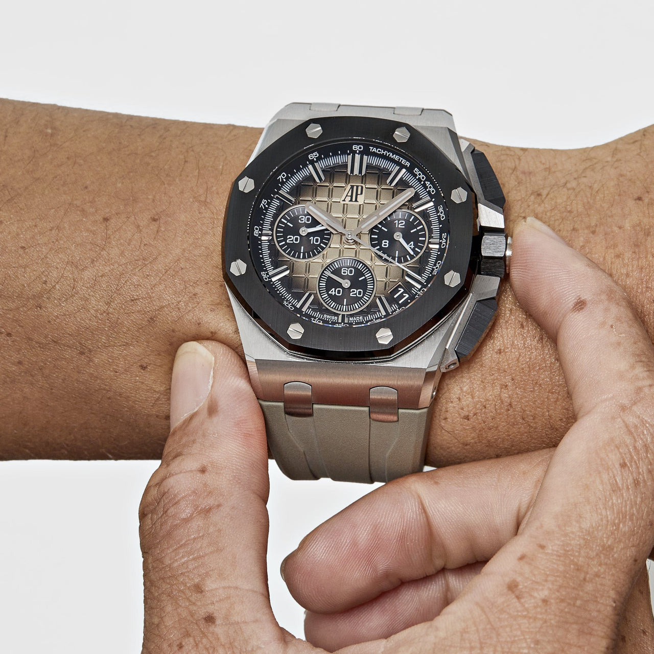 Audemars Piguet Royal Oak Offshore 26420SO.OO.A600CA.01 Chronograph Stainless Steel Smoke/Brown Dial (2023)