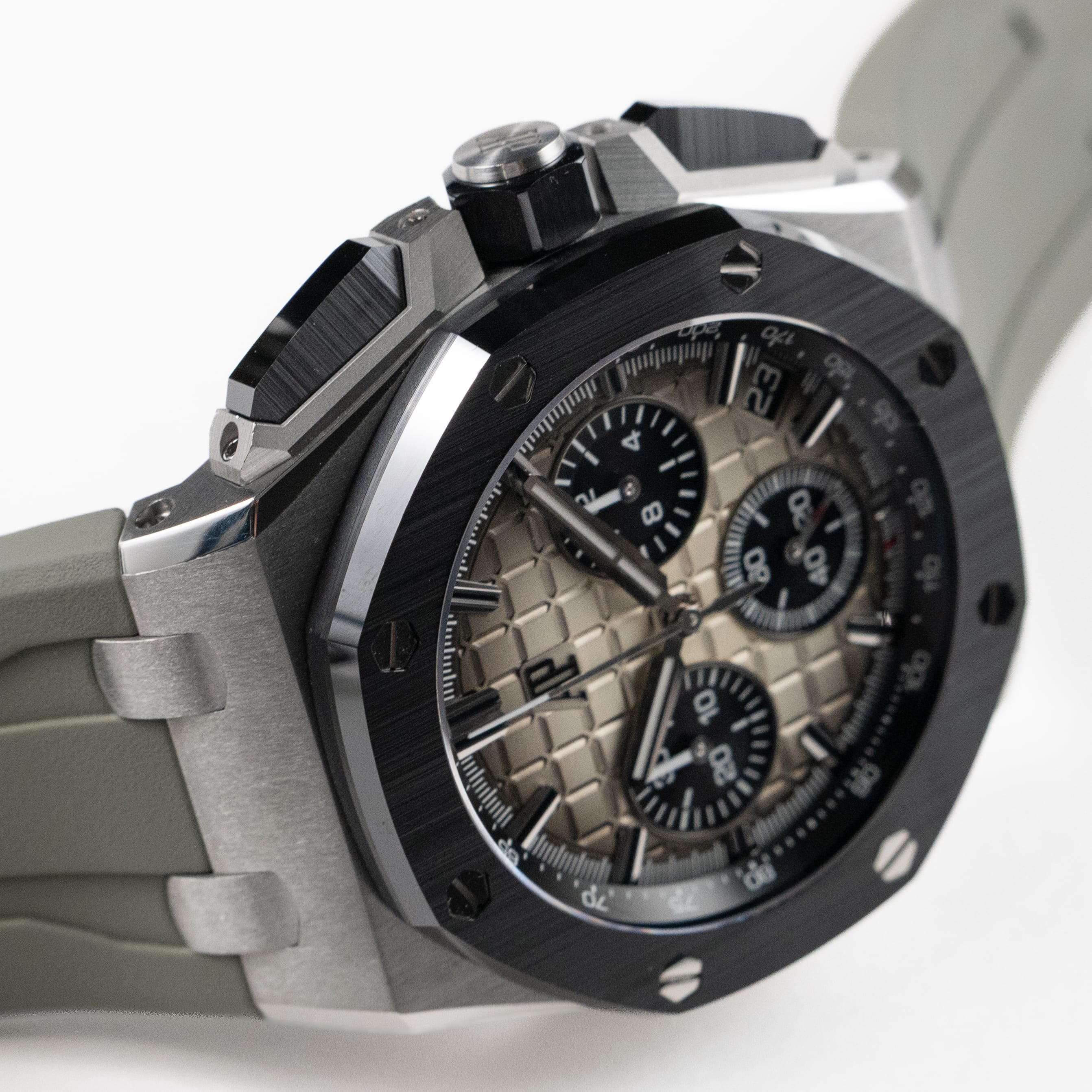 Audemars Piguet Royal Oak Offshore 26420SO.OO.A600CA.01 Chronograph Stainless Steel Smoked Light Brown Dial (2021)